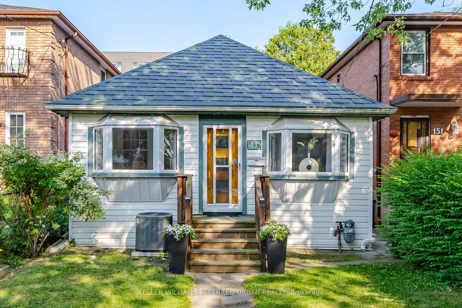 153 Mcintosh Street, Toronto, ON M1N 3Y8