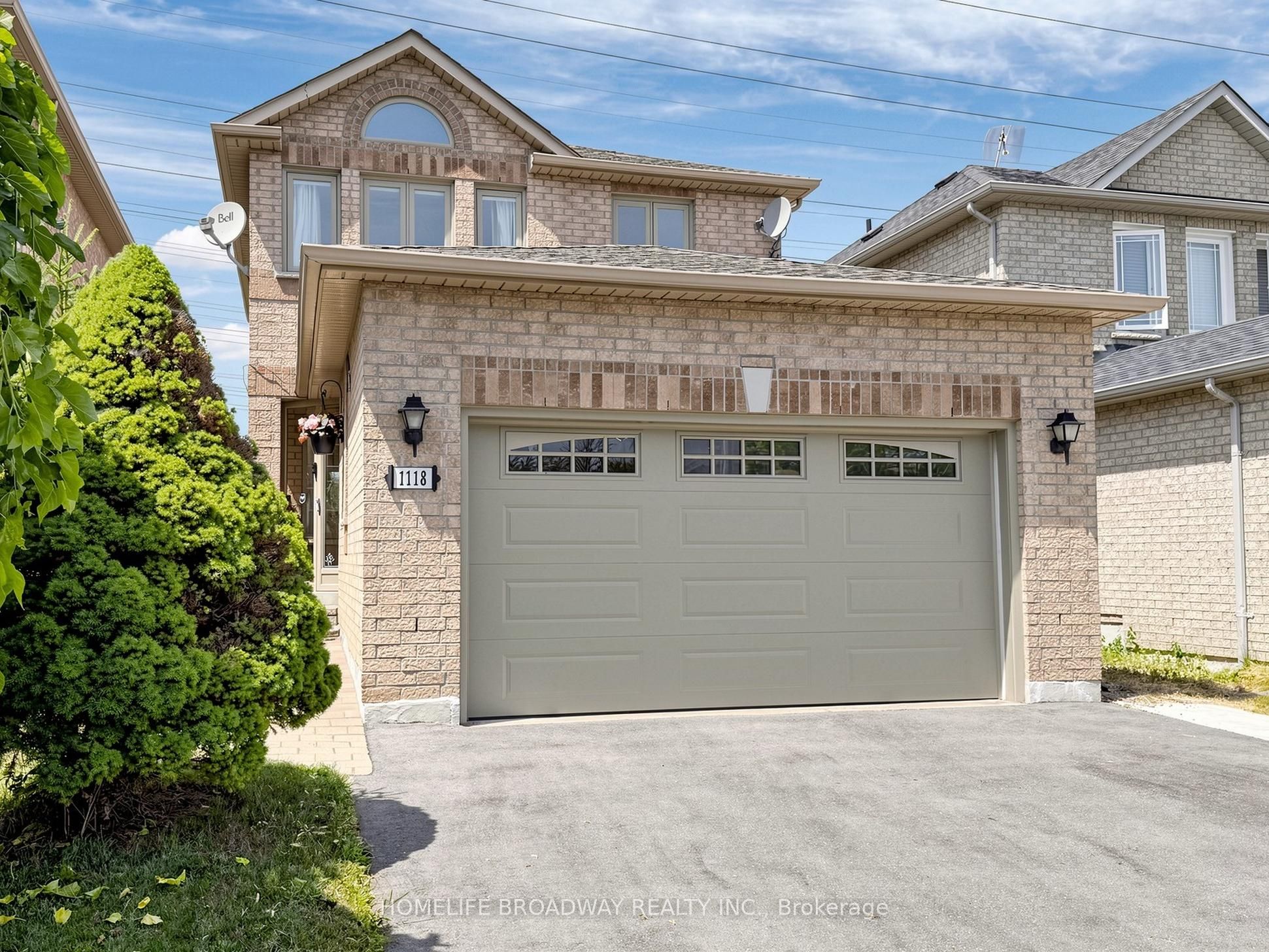 1118 Gossamer Drive, Pickering, ON L1X 2T7 photo 2