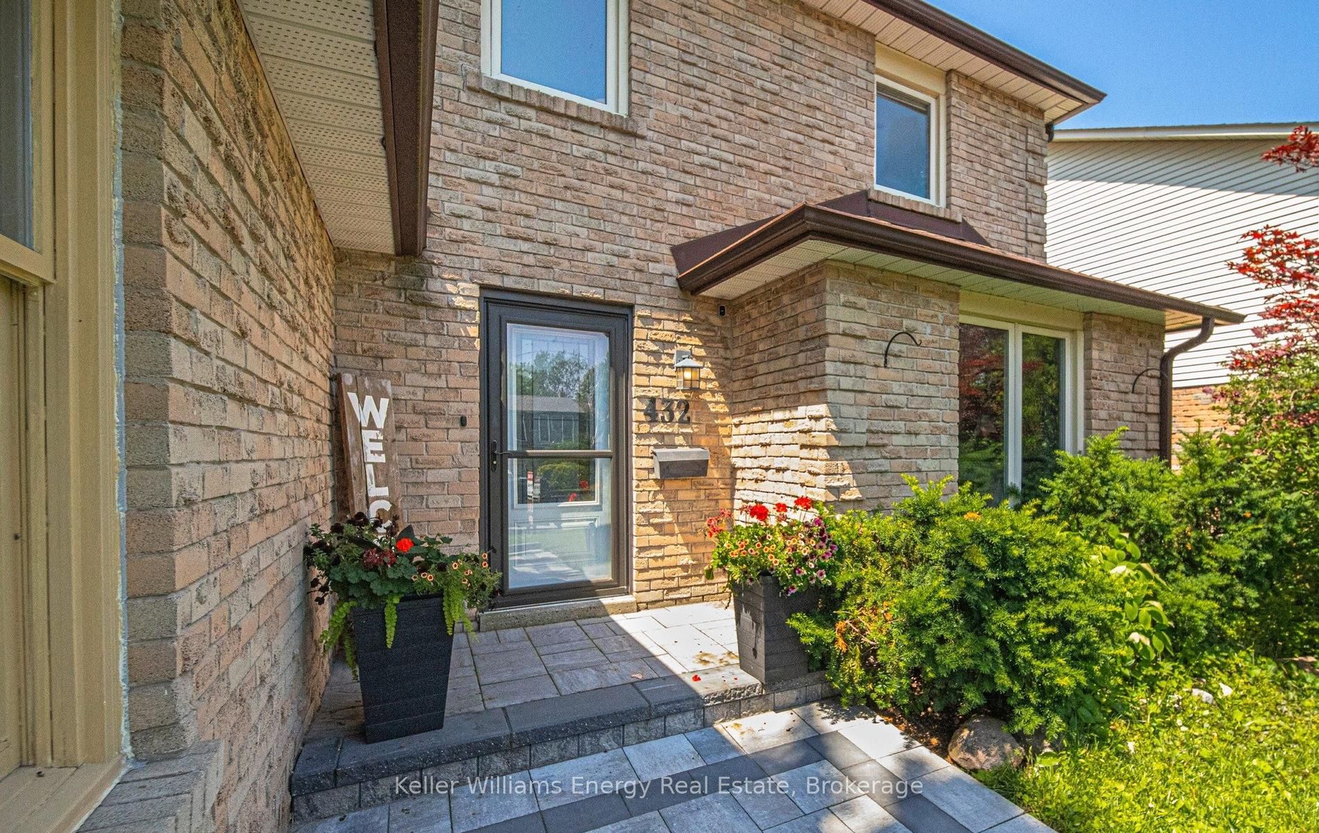 432 Prince Of Wales Drive, Whitby, ON L1N 6M9 photo 5