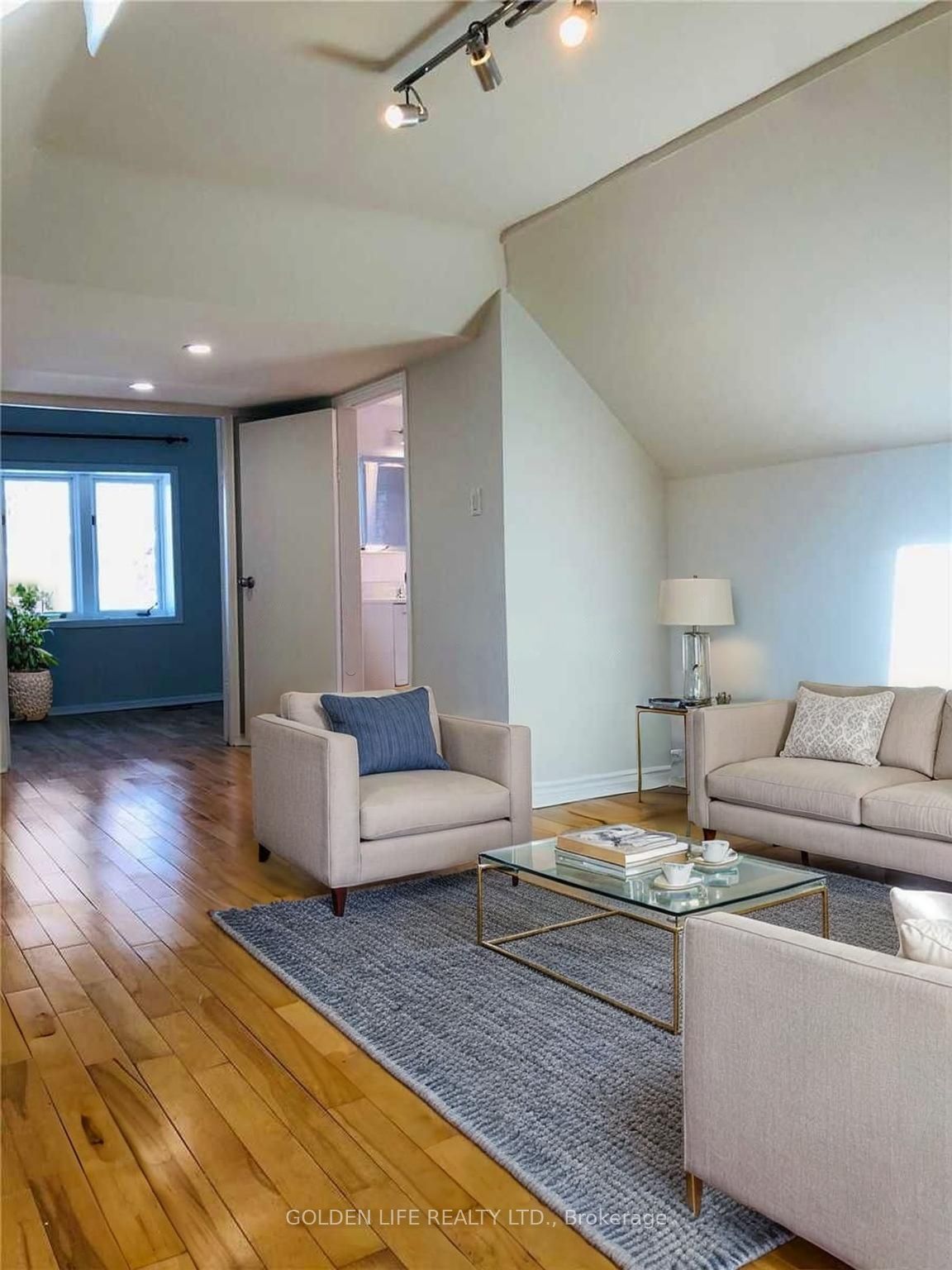 27 Rivercourt Boulevard Upper, Toronto, ON M4J 3A3