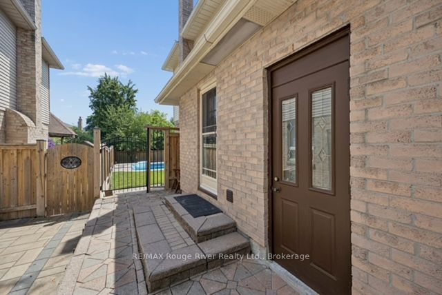 12 Jason Drive, Whitby, ON L1R 1M1 photo 3