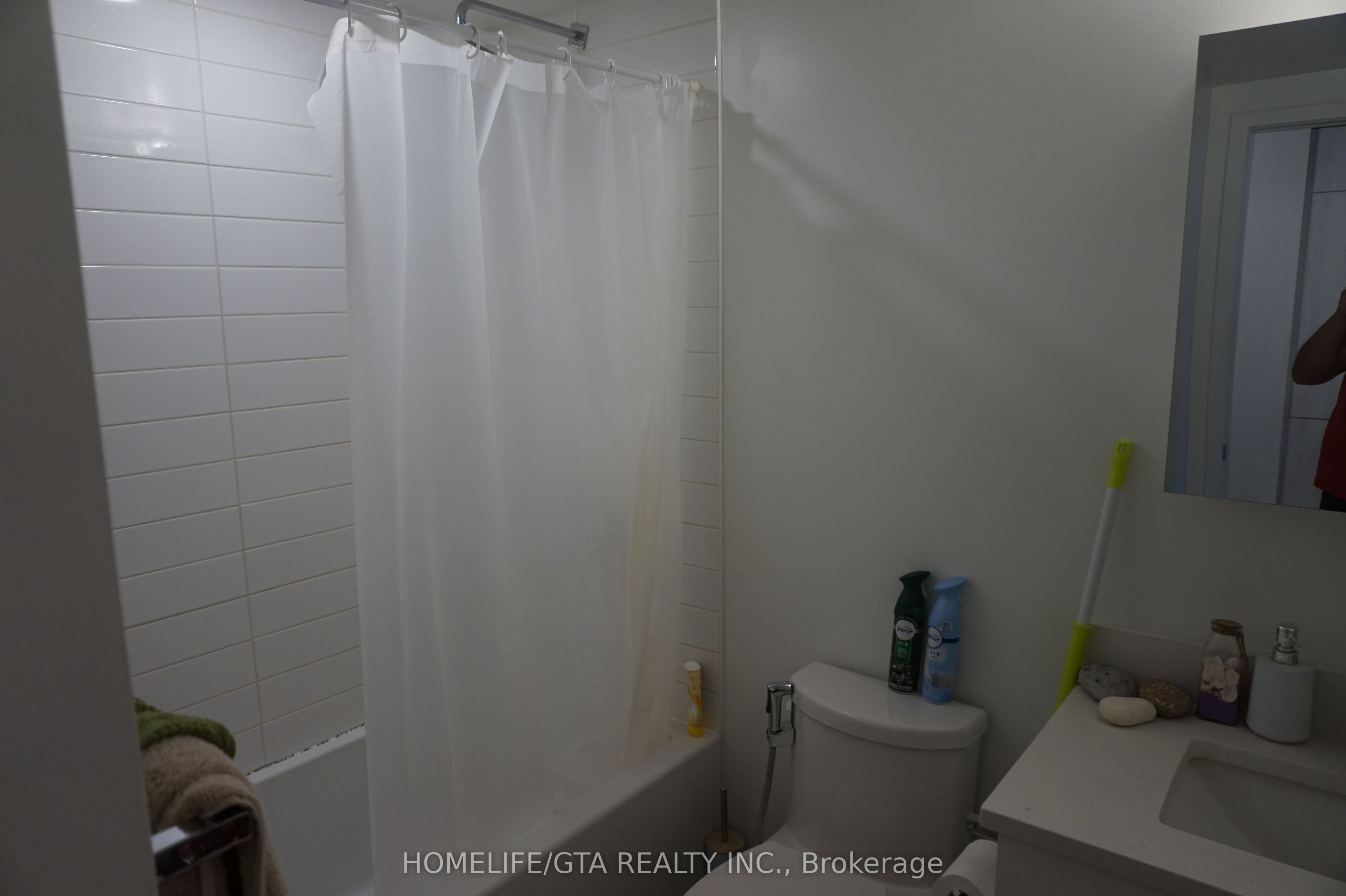 2033 Kennedy Road 2210, Toronto, ON M1T 0B9 photo 4