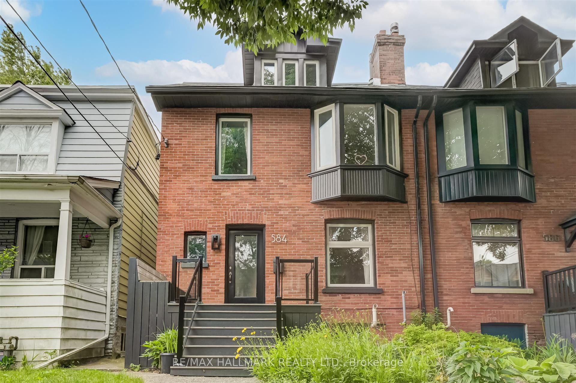 584 Logan Avenue, Toronto, ON M4K 3B8