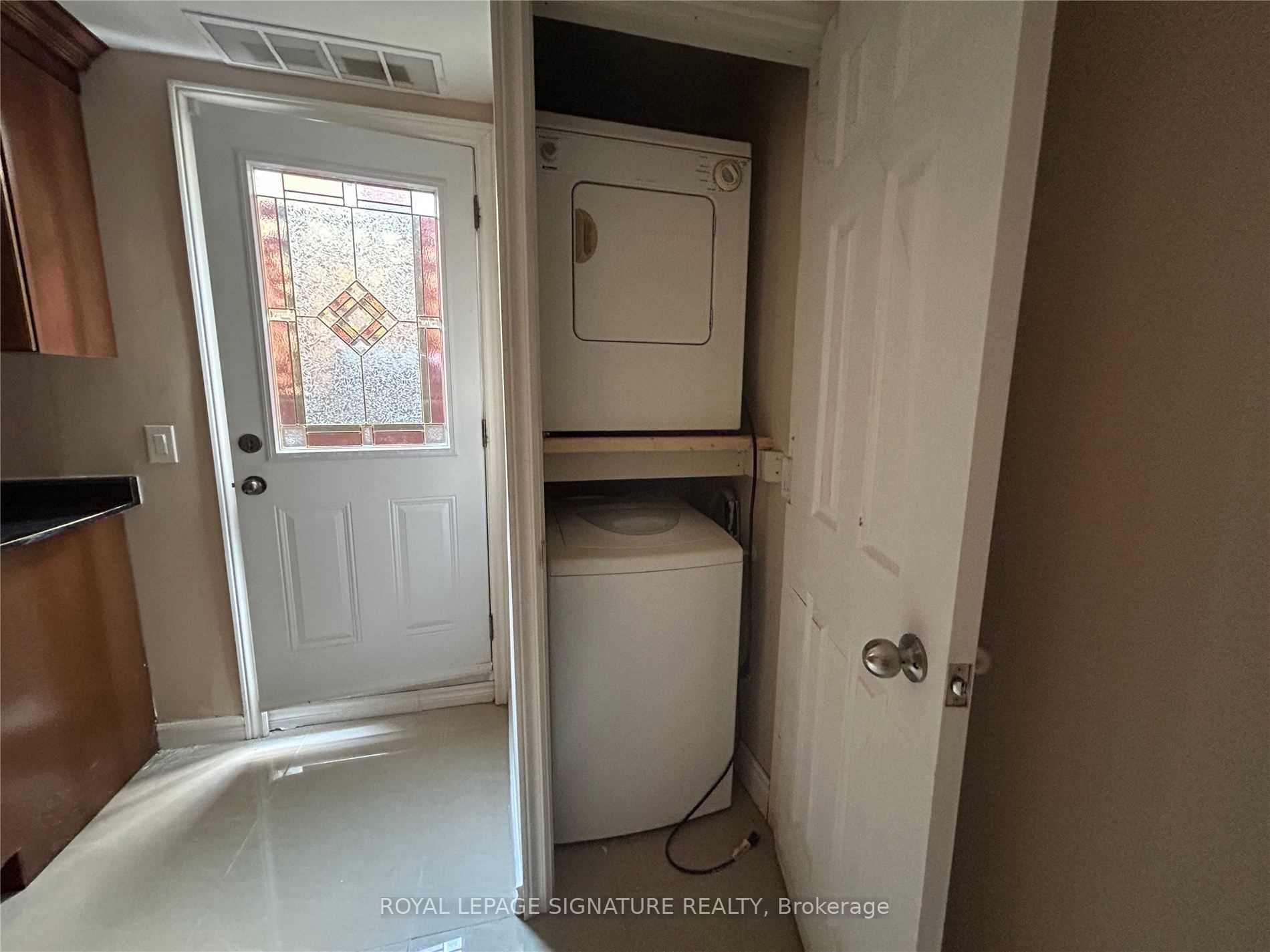 1885 Rosefield Road Lower, Pickering, ON L1V 3K1 photo 4