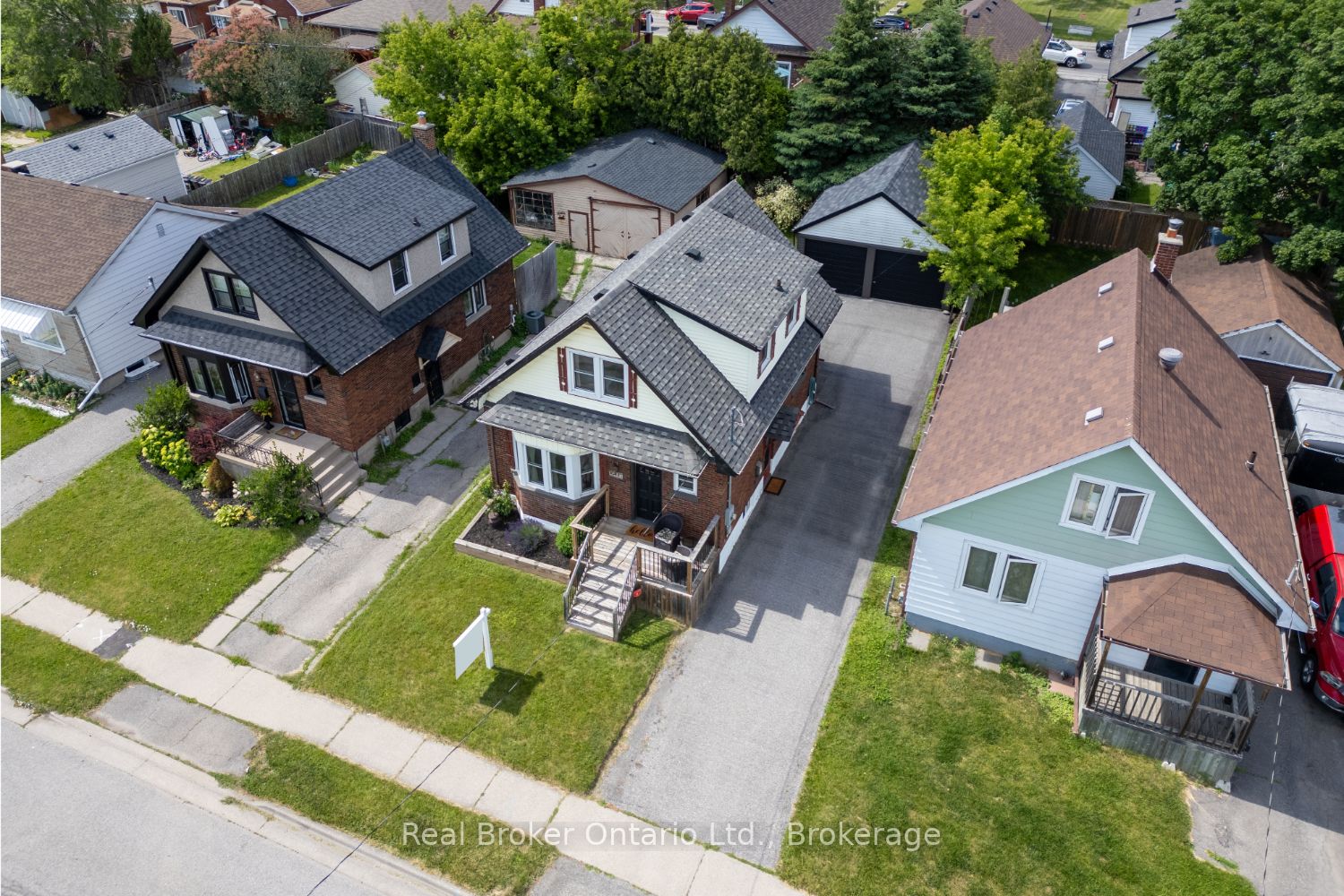 248 Mitchell Avenue, Oshawa, ON L1H 2V6 photo 4
