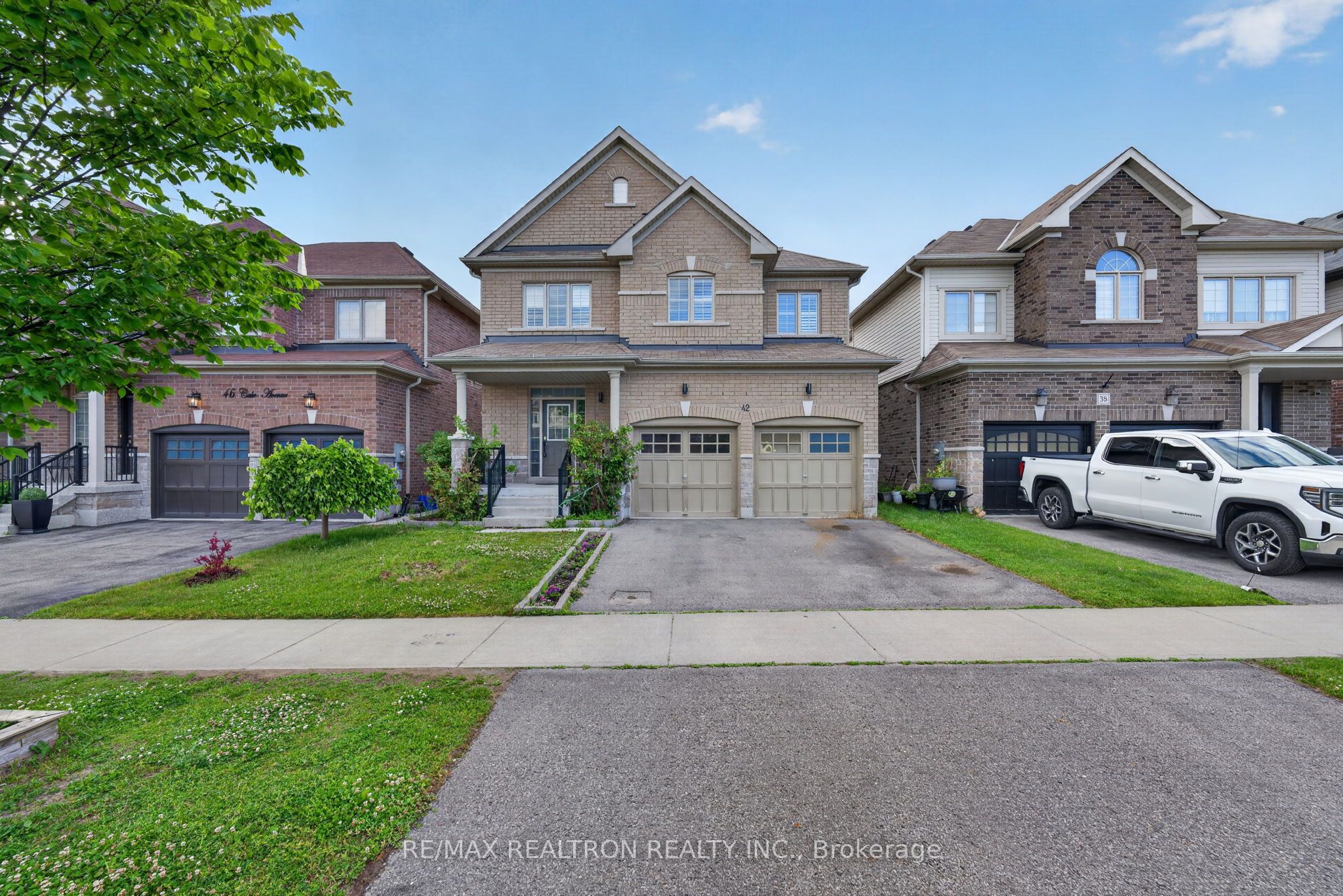 42 Cale Avenue, Clarington, ON L1E 0H4
