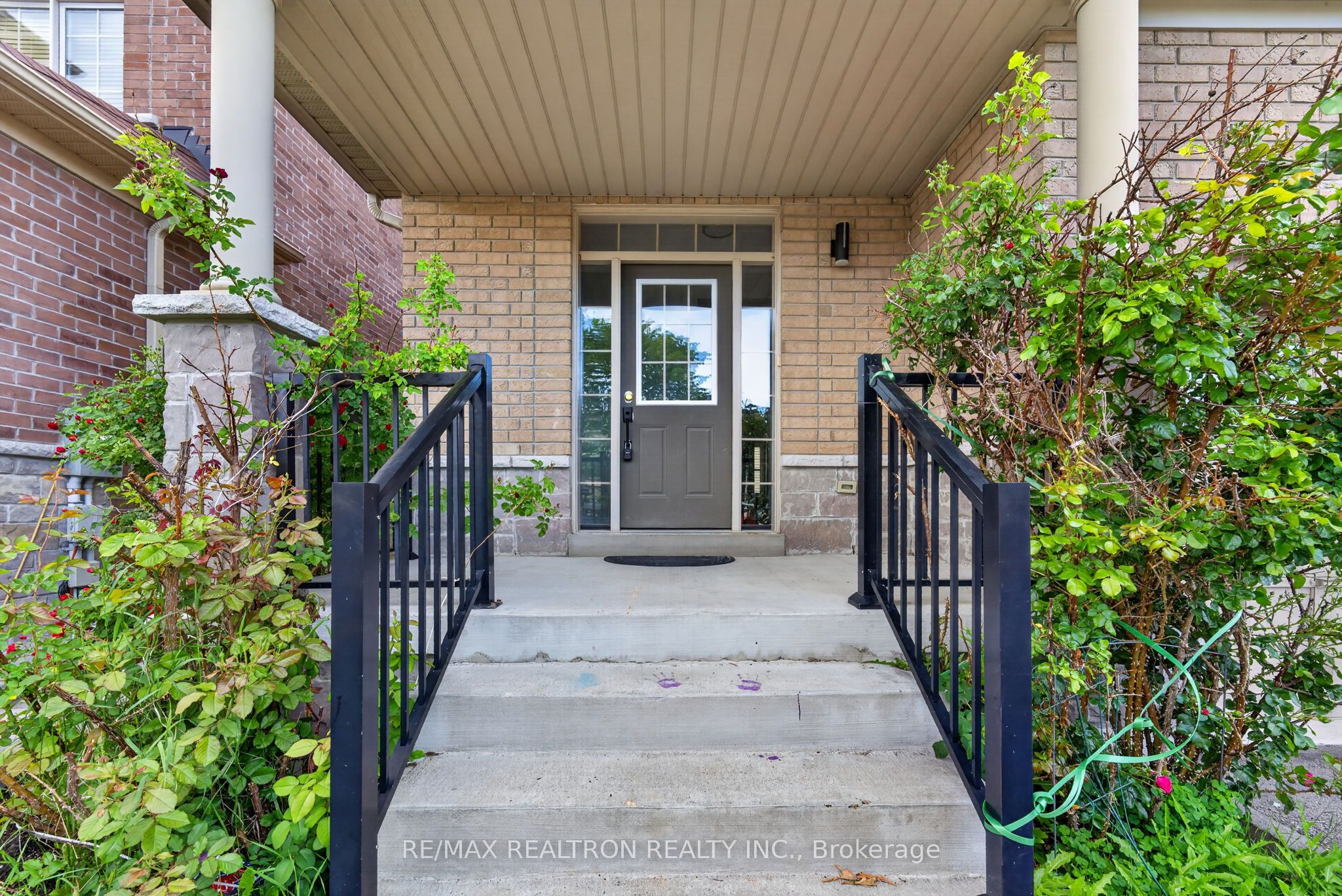 42 Cale Avenue, Clarington, ON L1E 0H4 photo 3