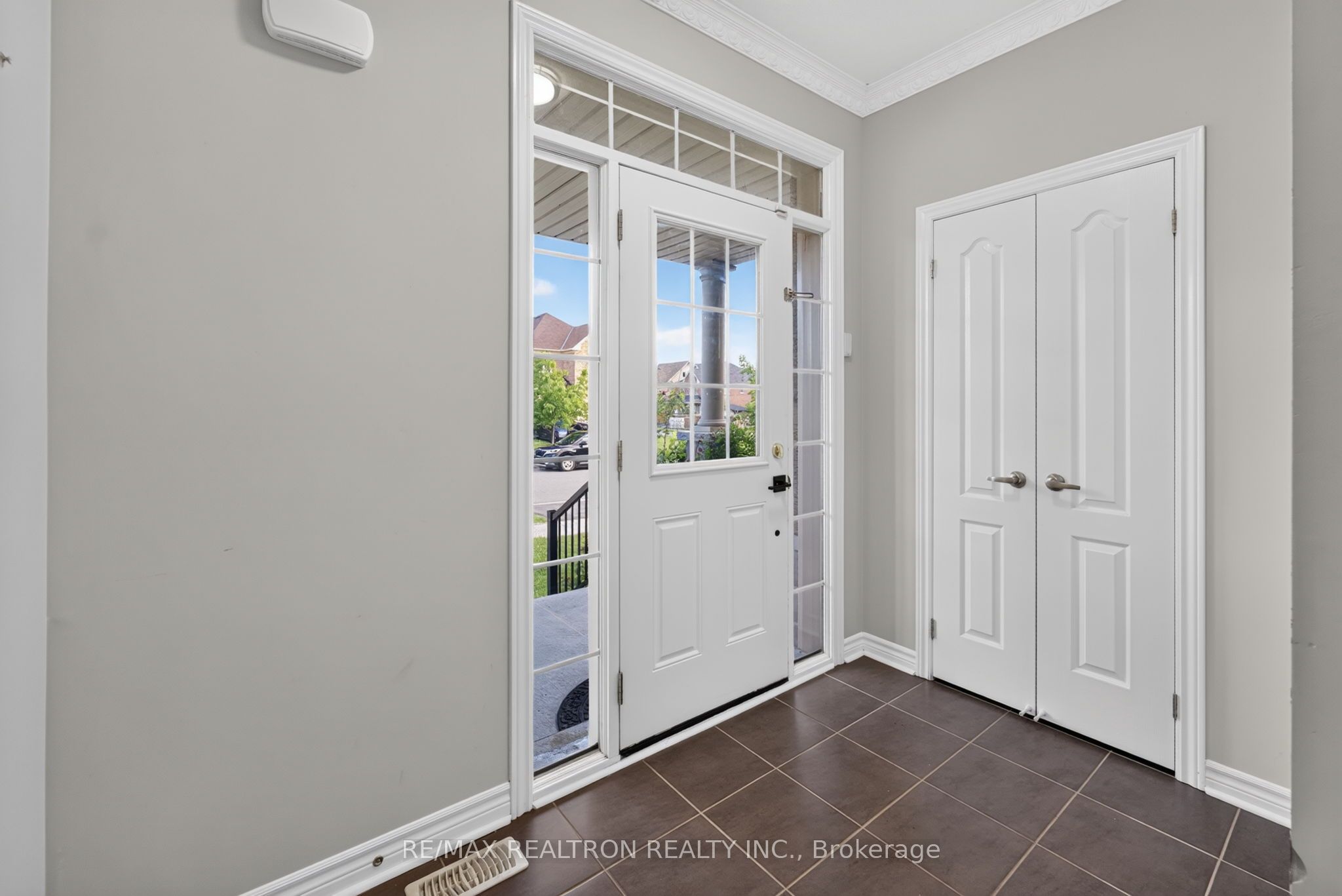 42 Cale Avenue, Clarington, ON L1E 0H4 photo 4