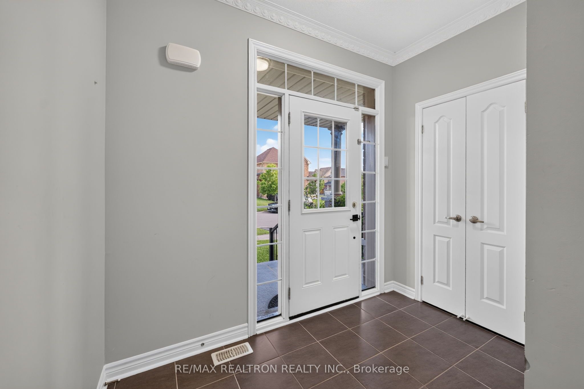 42 Cale Avenue, Clarington, ON L1E 0H4 photo 5