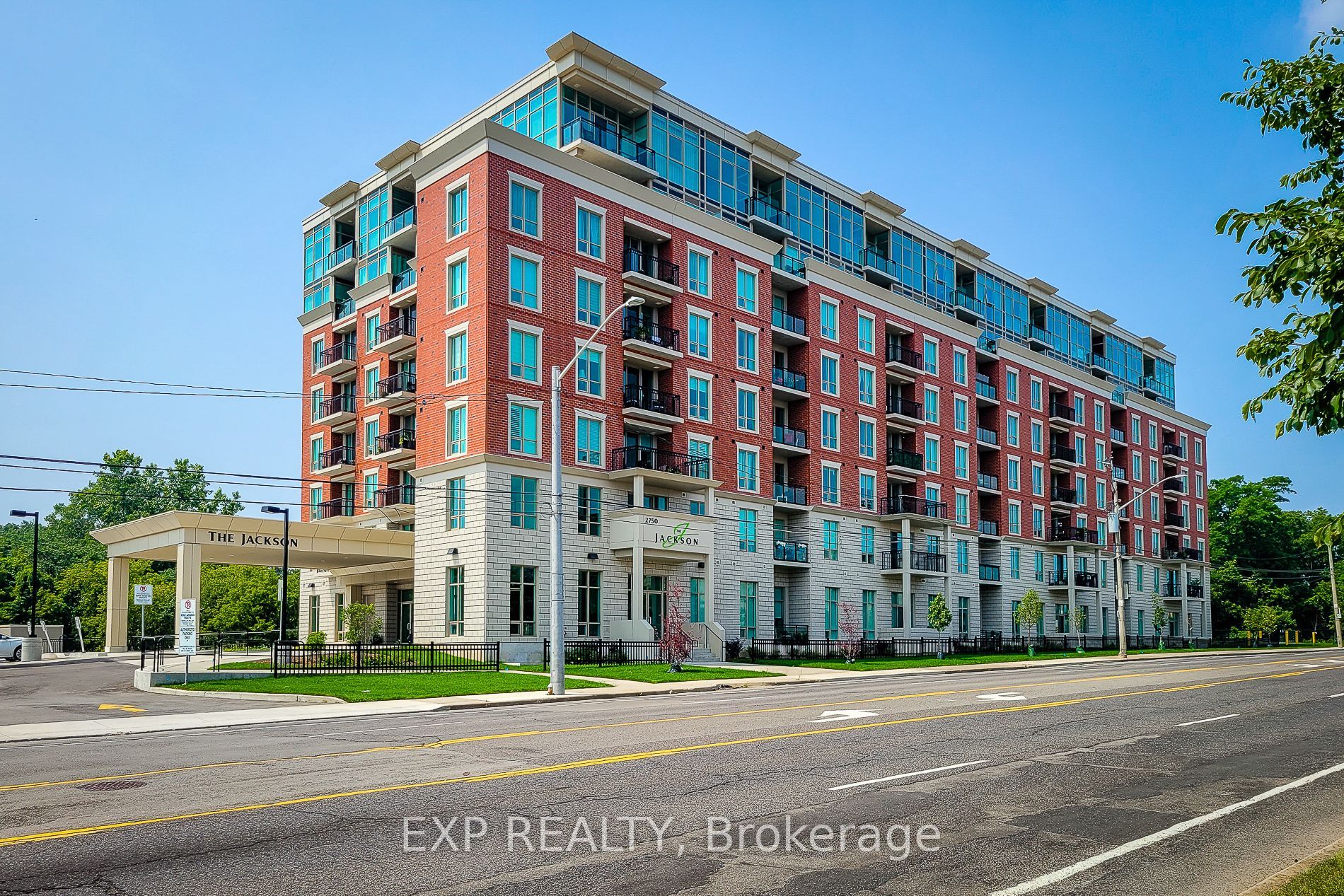 1010 Dundas Street E 203, Whitby, ON L1N 2K2
