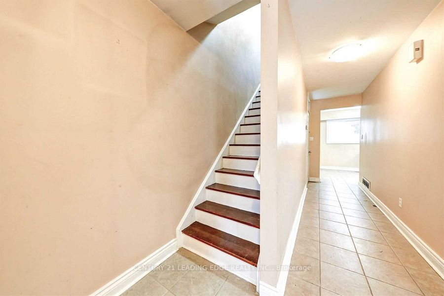 45 Burkwood Crescent, Toronto, ON M1B 1N8 photo 4