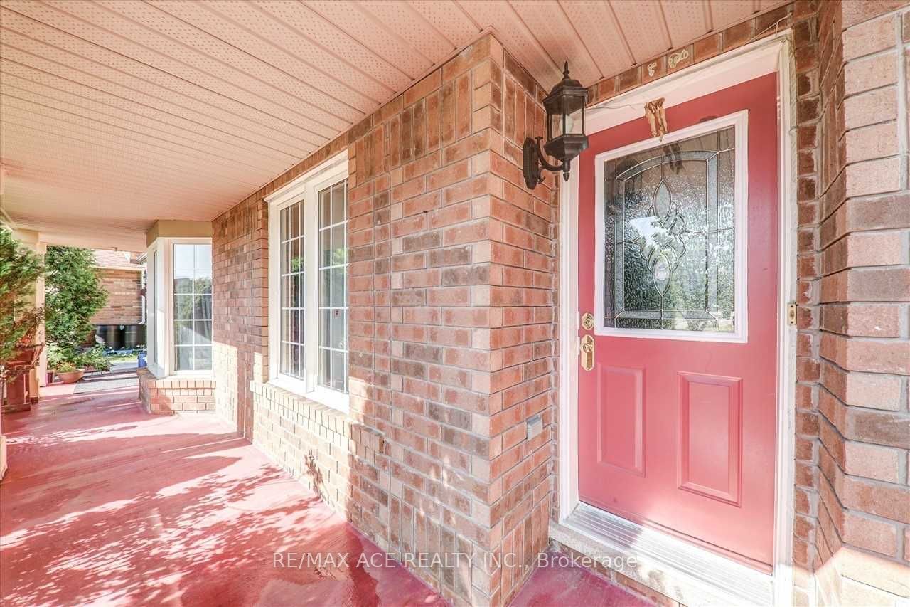 35 Pitchpine Drive, Toronto, ON M1X 1Y1 photo 4