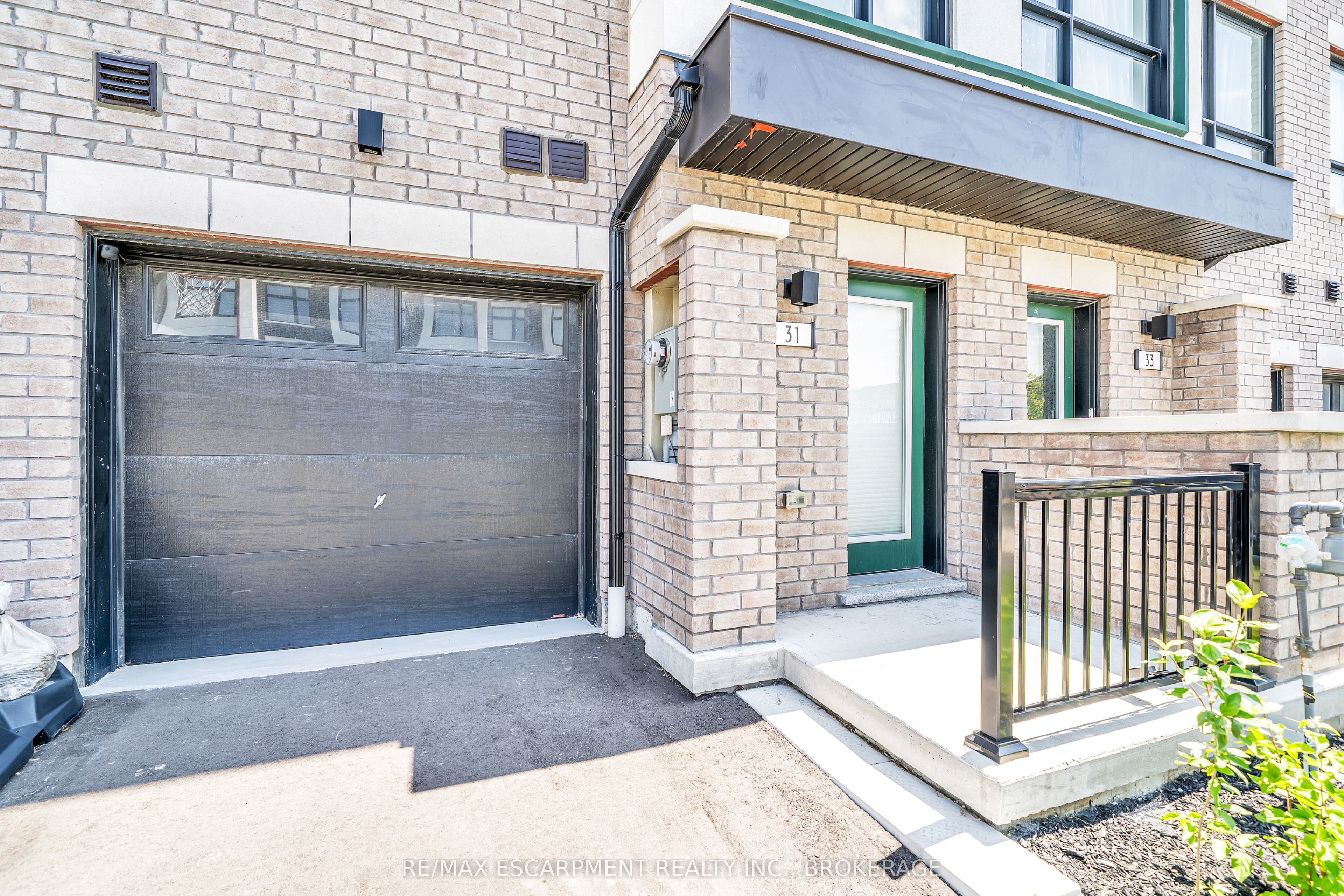 31 Pegler Street, Ajax, ON L1S 7M3 photo 2