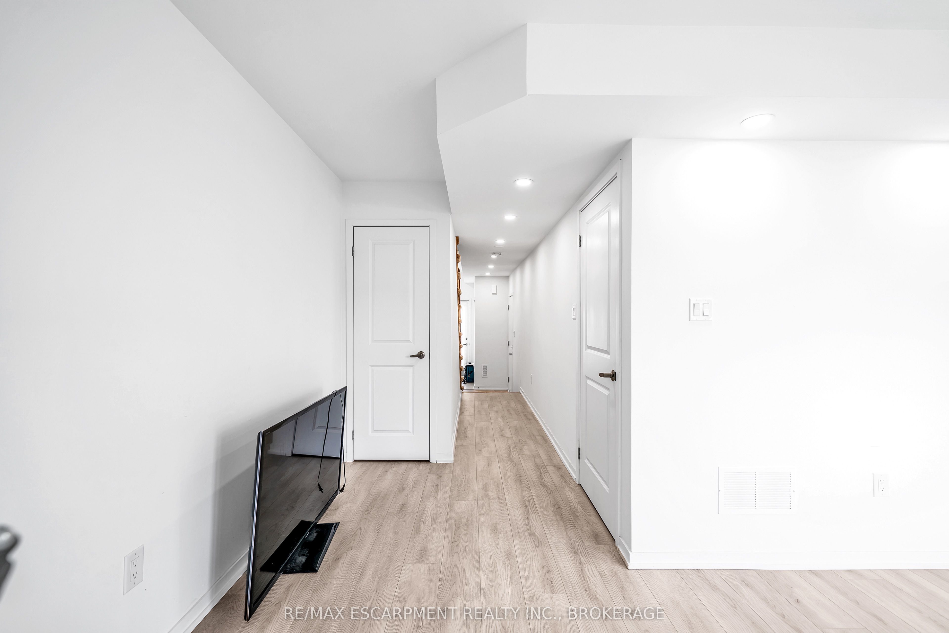 31 Pegler Street, Ajax, ON L1S 7M3 photo 4