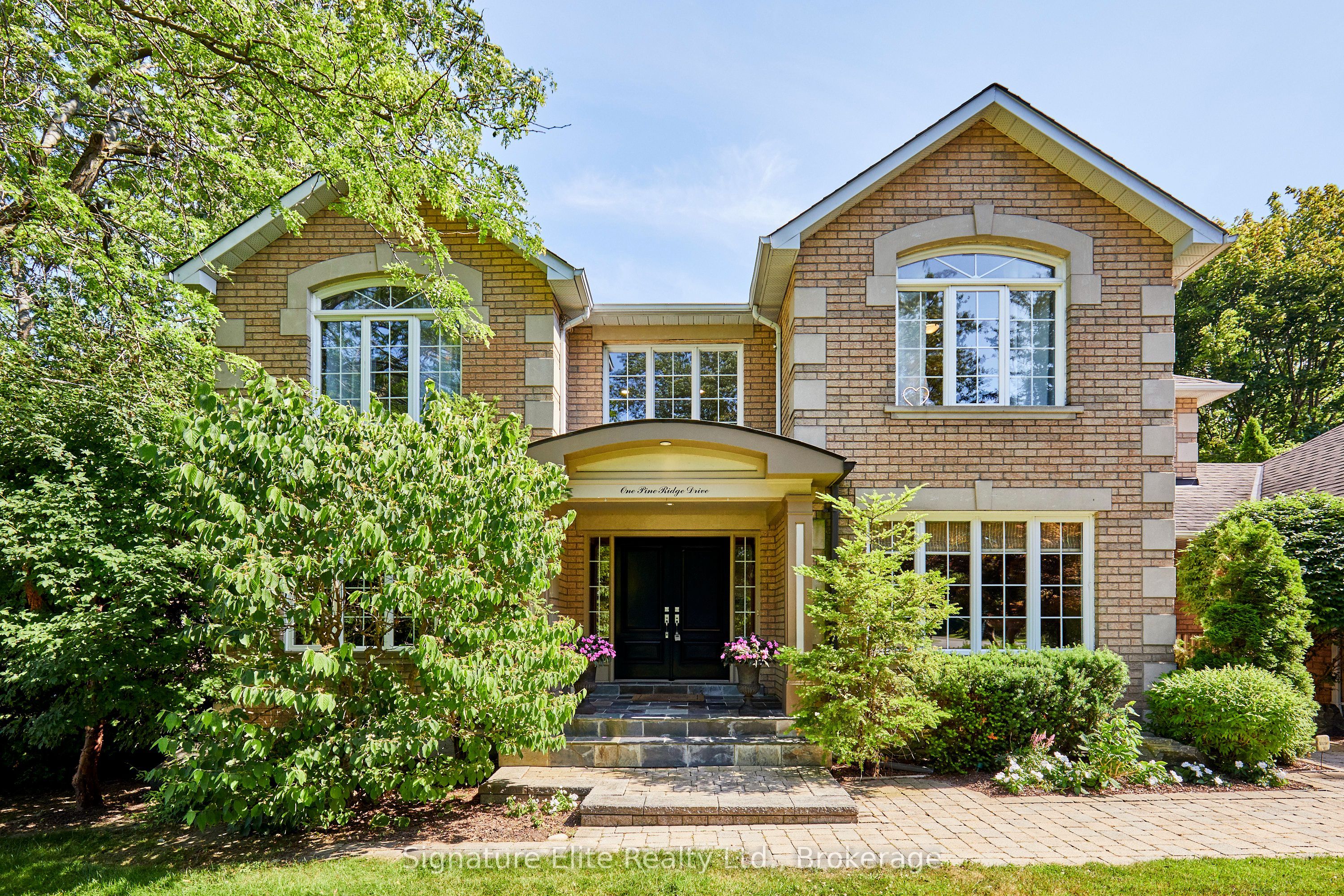 1 Pine Ridge Drive, Toronto, ON M1M 2X2 photo 2