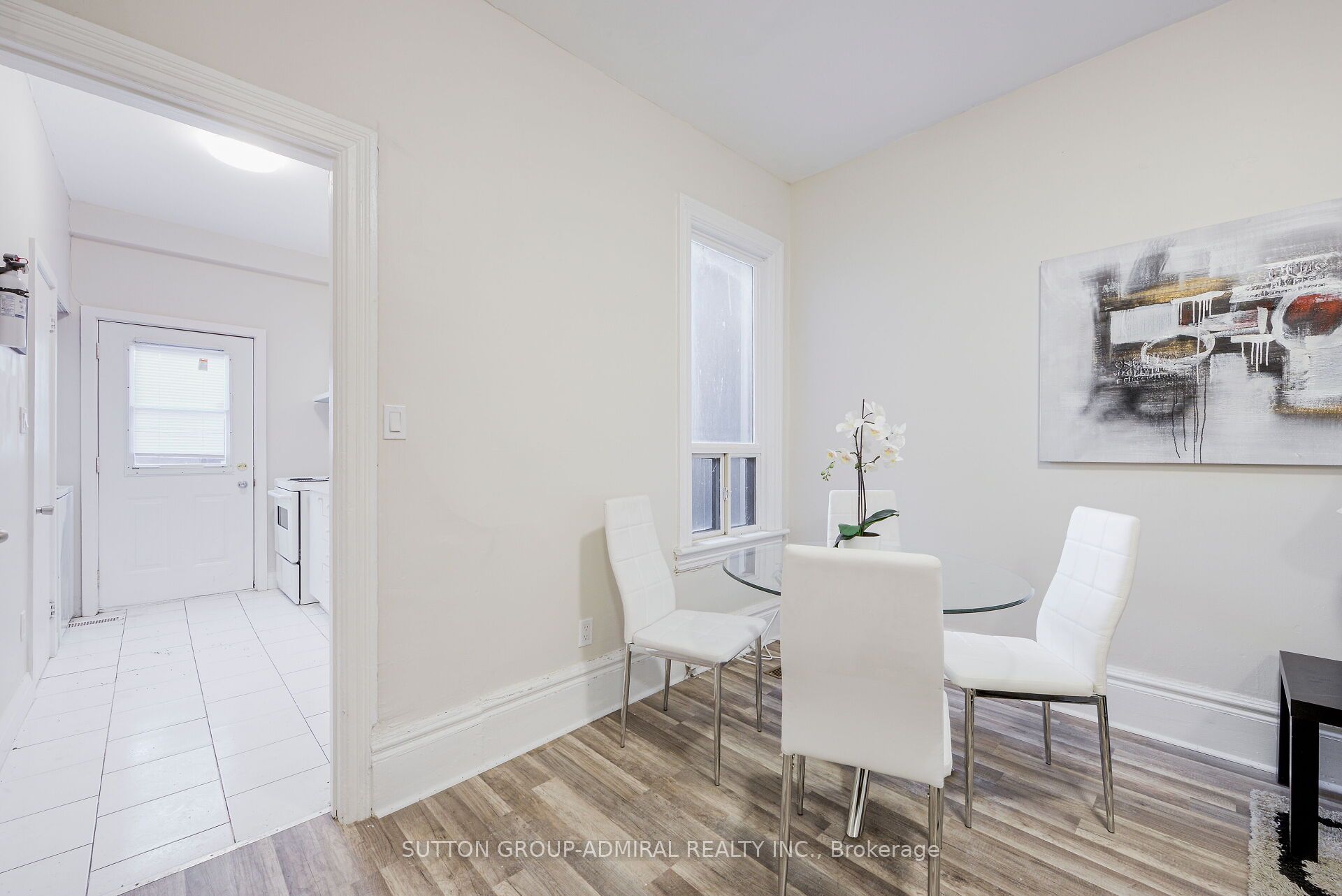 1934 Queen Street E Upper, Toronto, ON M4L 1H6 photo 4