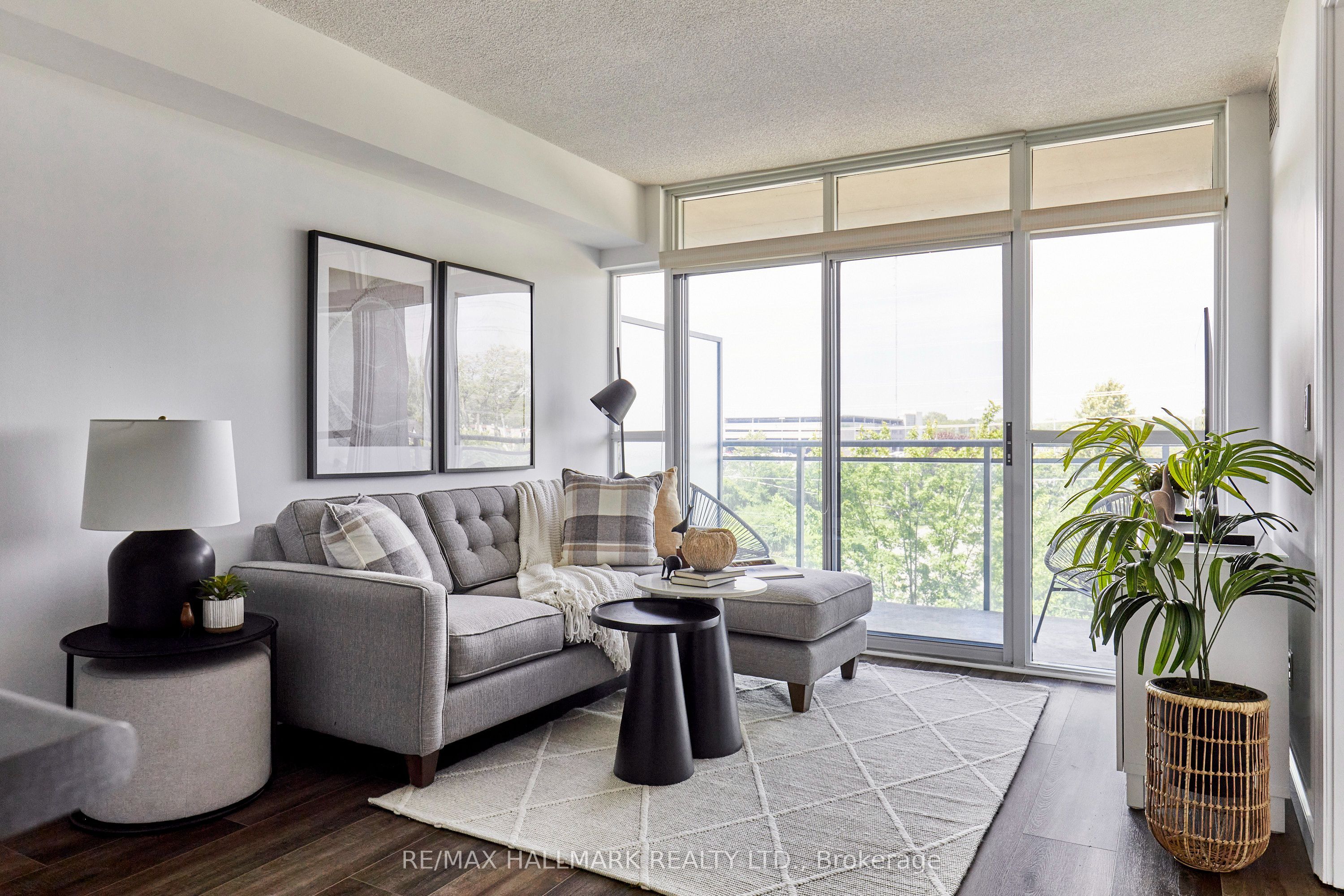 1600 Charles Street 410, Whitby, ON L1N 0G4 photo 4