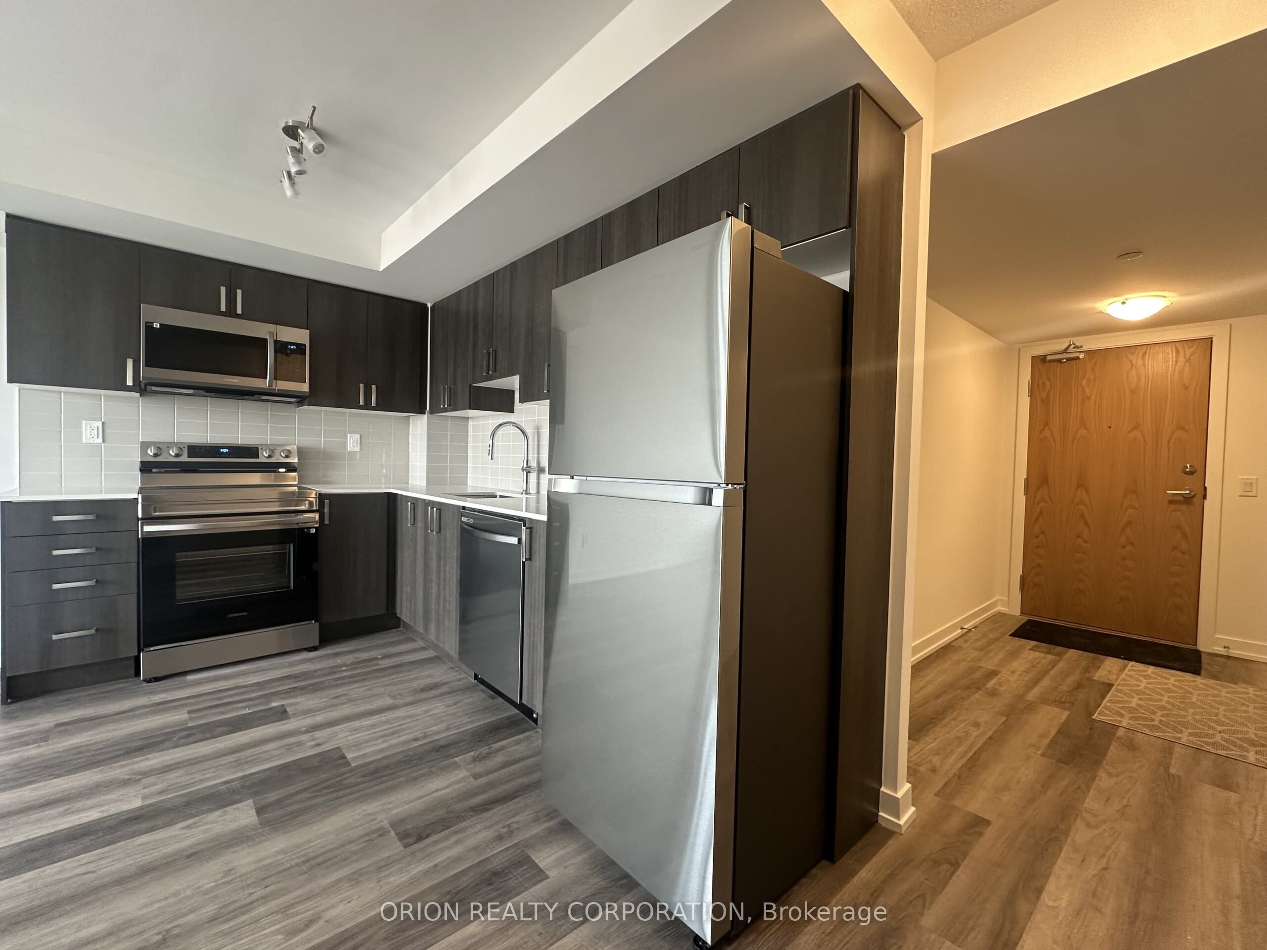 1435 Celebration Drive 1011, Pickering, ON L1W 0C4 photo 5