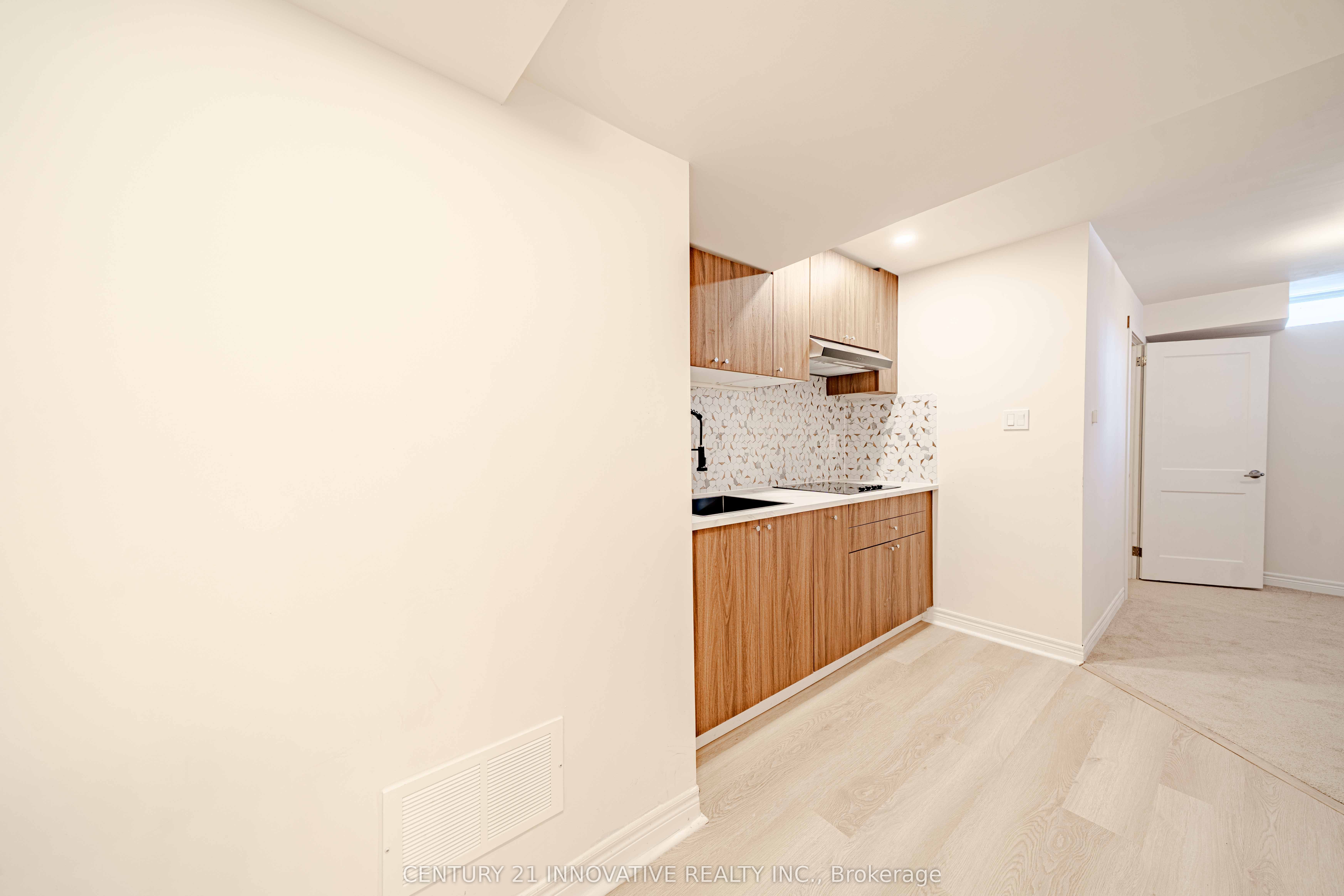 2057 Horace Duncan Crescent Basement, Oshawa, ON L1L 0W4 photo 3