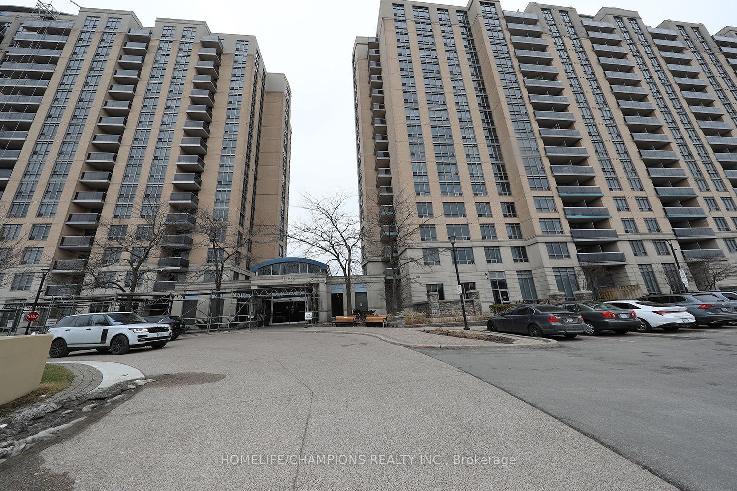 8 Mondeo Drive PH15, Toronto, ON M1P 5C7
