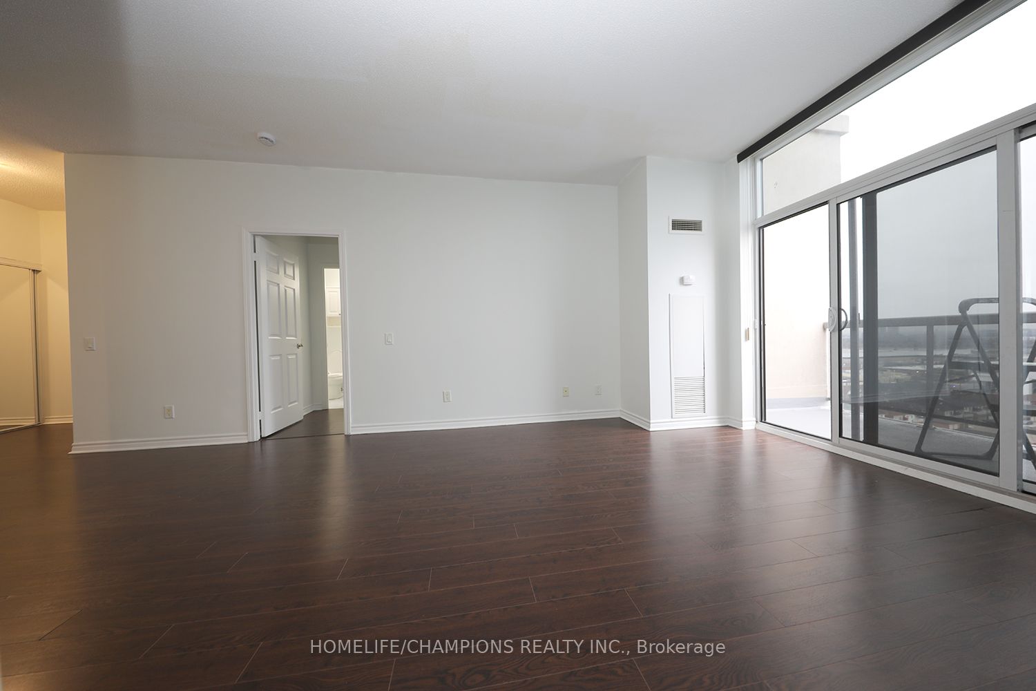 8 Mondeo Drive PH15, Toronto, ON M1P 5C7 photo 3