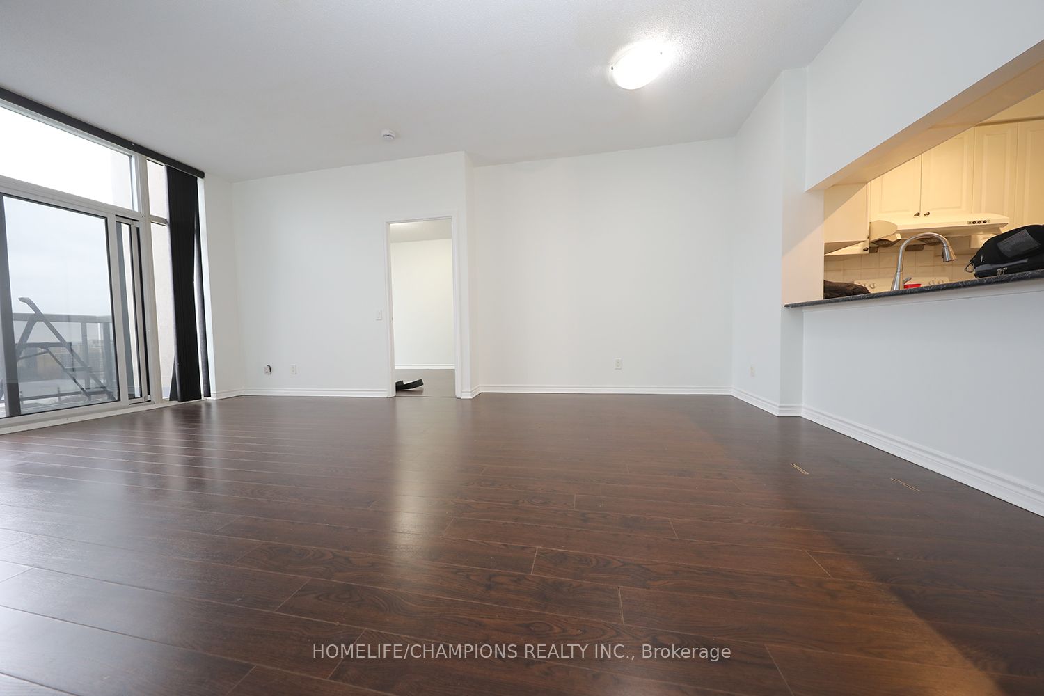 8 Mondeo Drive PH15, Toronto, ON M1P 5C7 photo 4