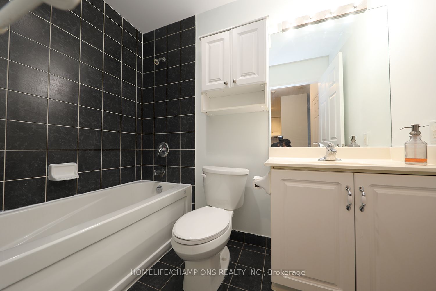 8 Mondeo Drive PH15, Toronto, ON M1P 5C7 photo 5
