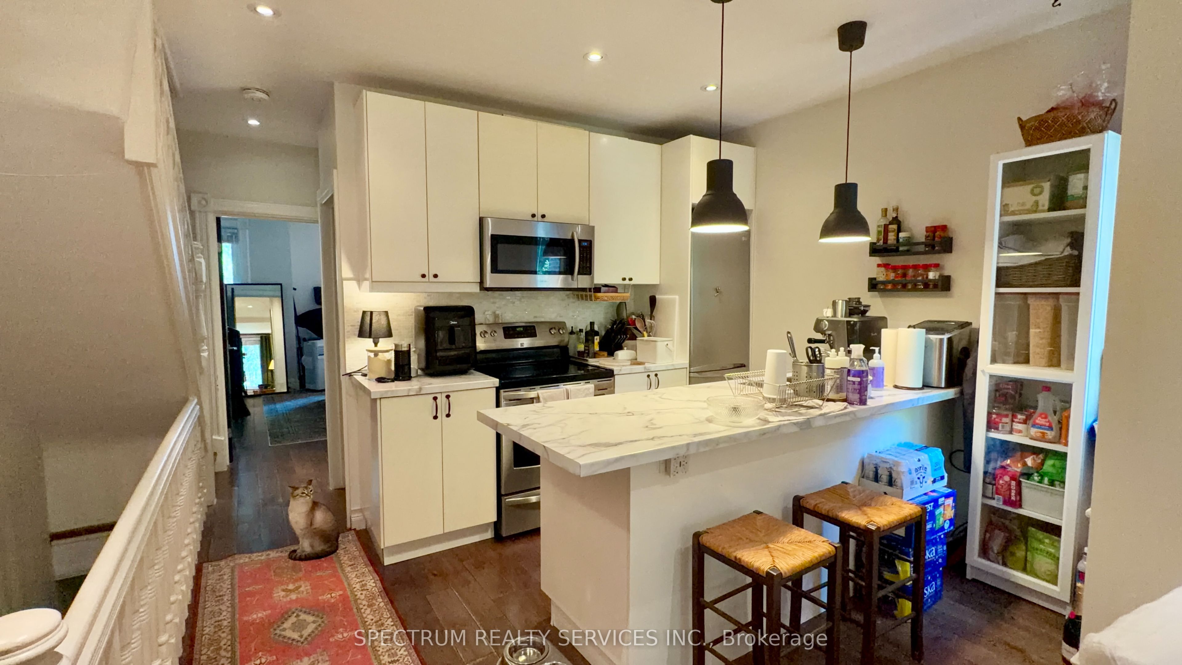 92 Caroline Avenue 2, Toronto, ON M4M 2X7 photo 4