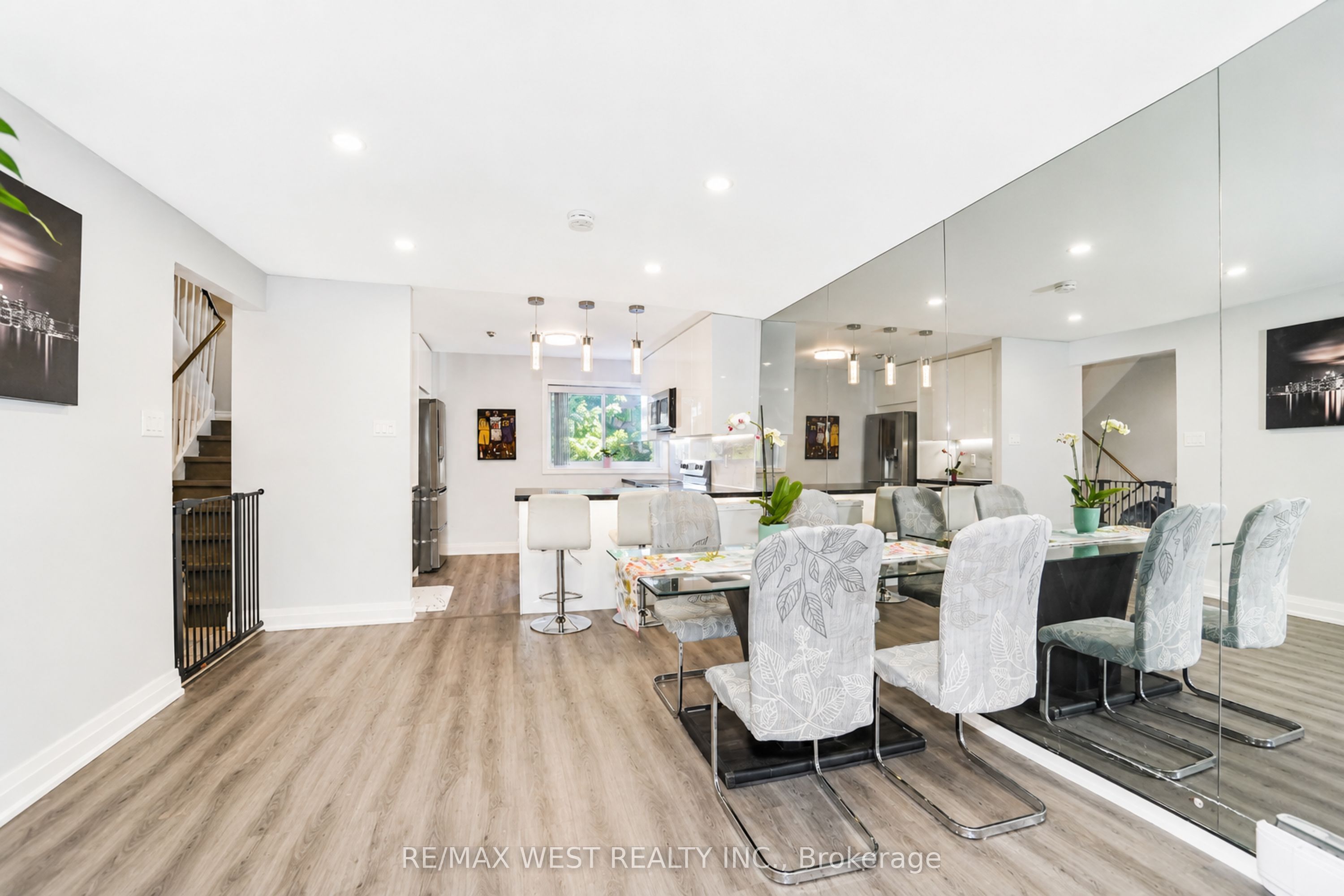 50 Scarborough Golf Club Road 159, Toronto, ON M1M 3T5 photo 5