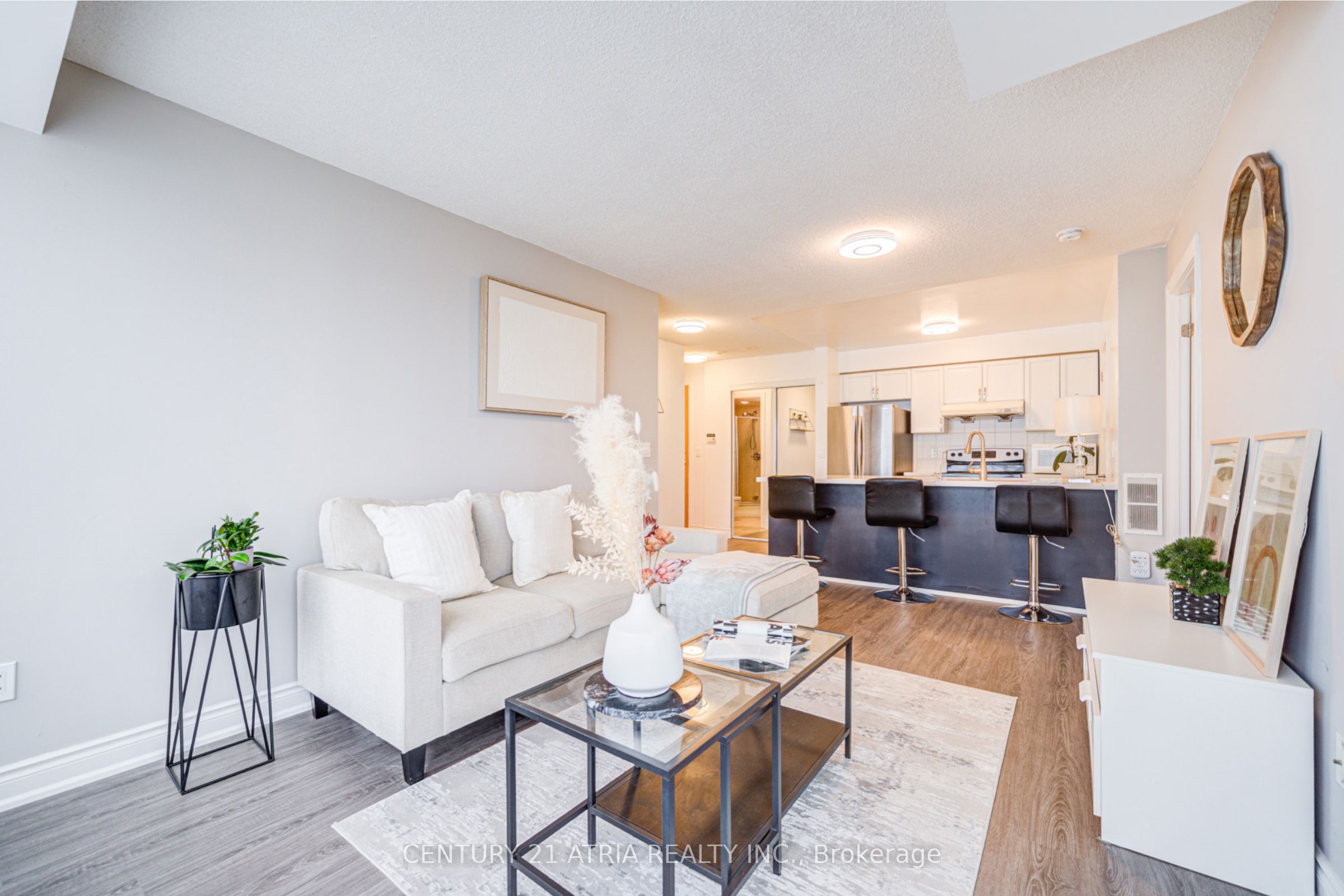 50 Brian Harrison Way 407, Toronto, ON M1P 5J4 photo 3