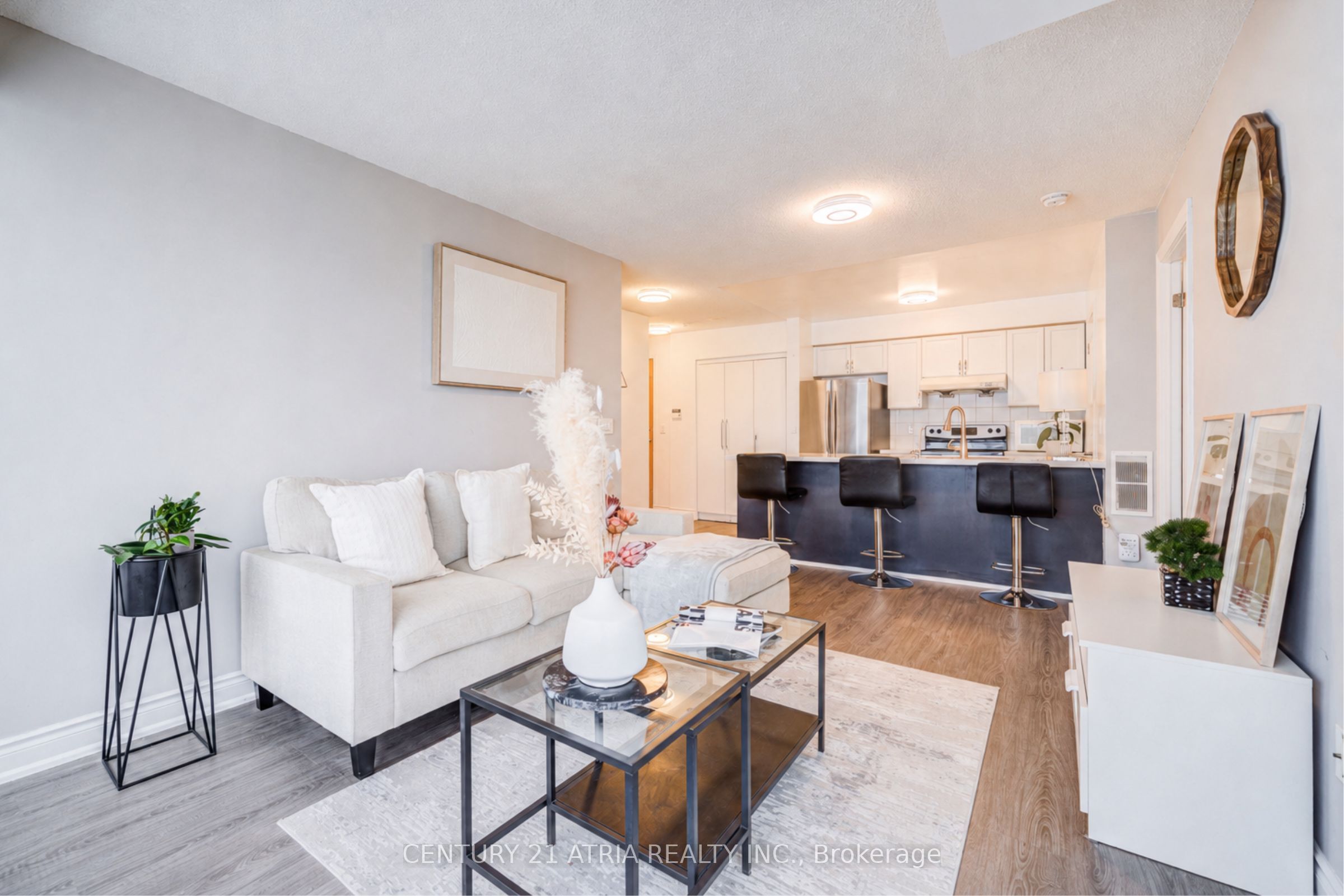 50 Brian Harrison Way 407, Toronto, ON M1P 5J4 photo 4