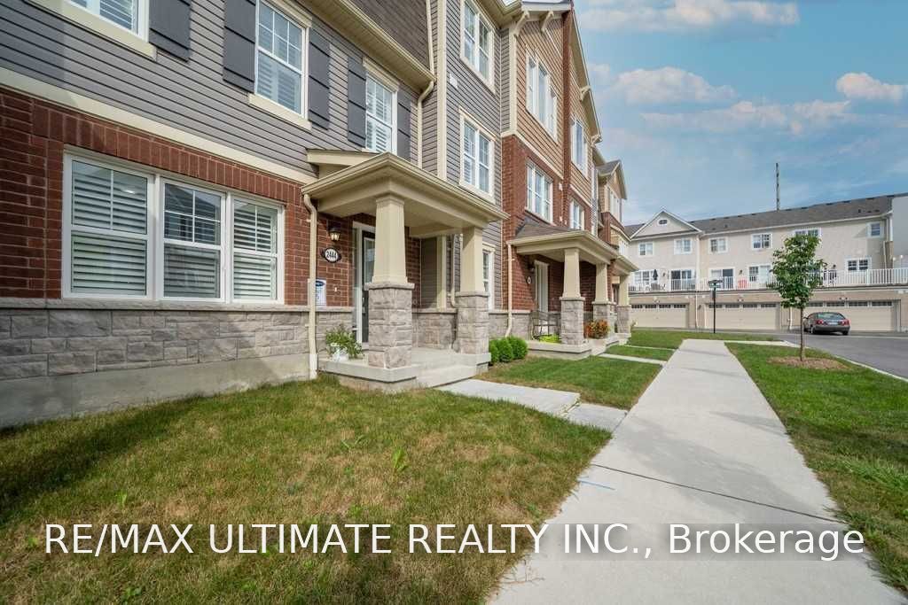 2444 Fall Harvest Crescent, Pickering, ON L1X 0G1 photo 2