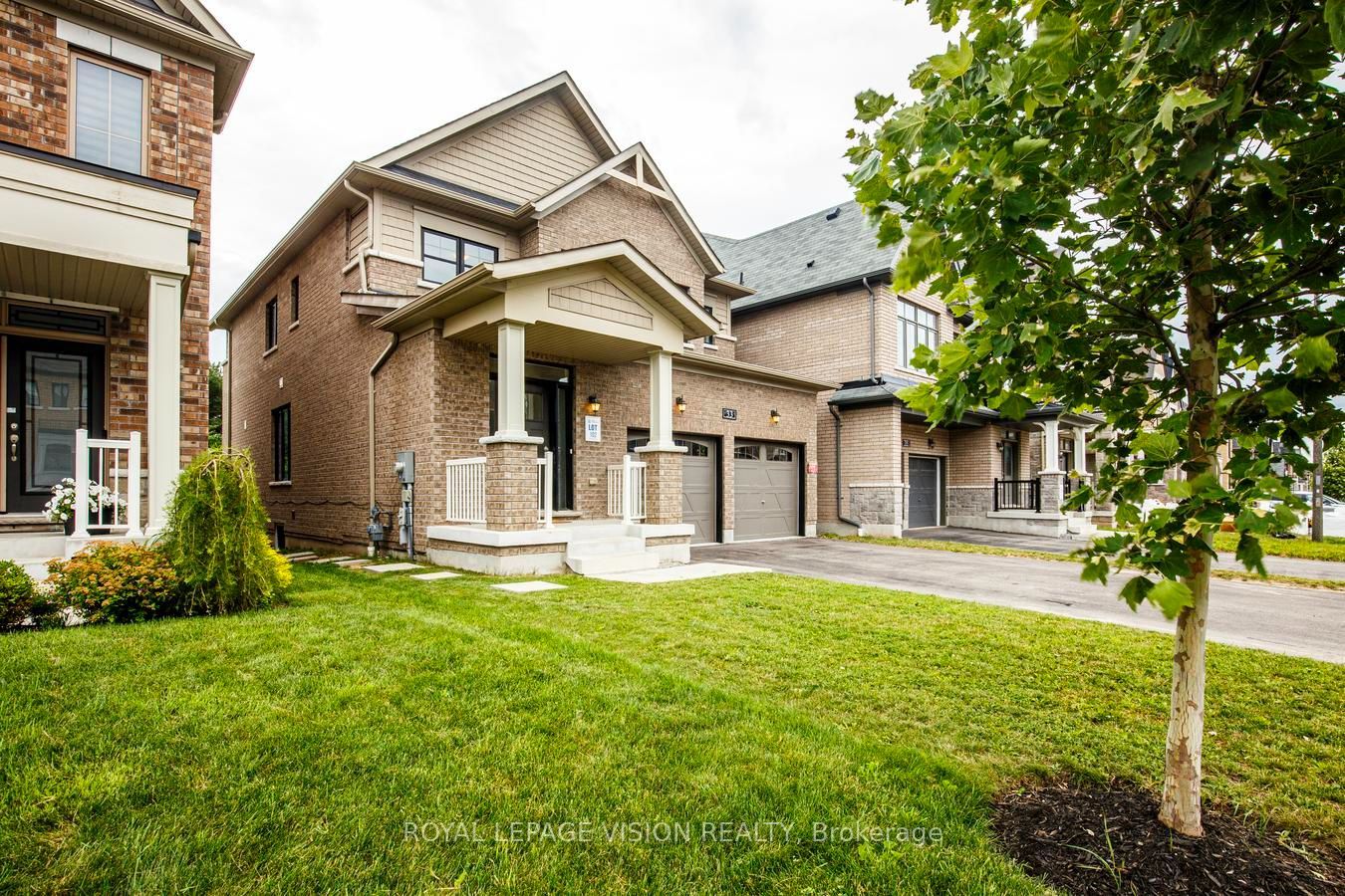 33 Bremner Street #Main, Whitby, ON L1R 1W5 photo 3