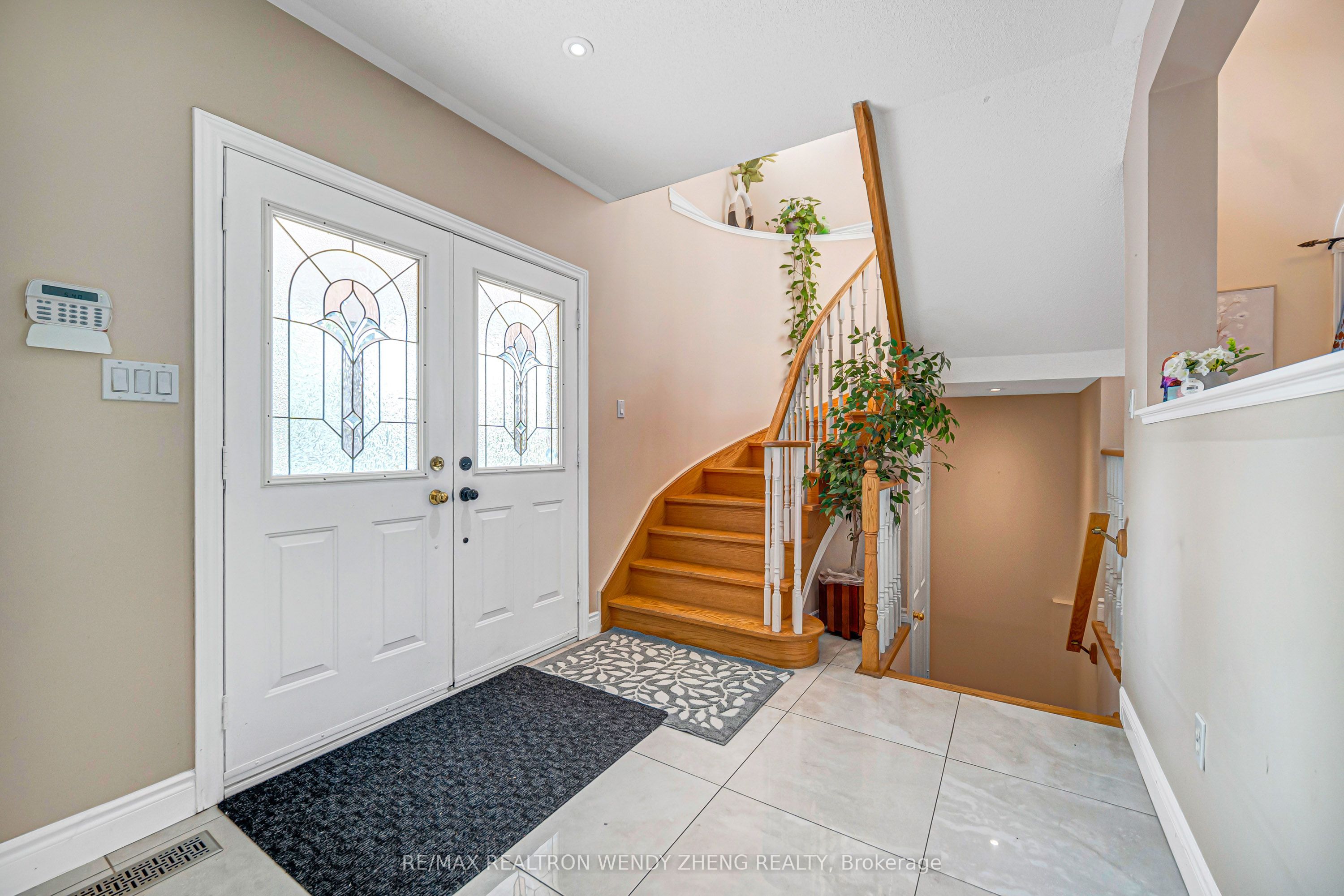 1507 Clearbrook Drive, Oshawa, ON L1K 2S3 photo 3