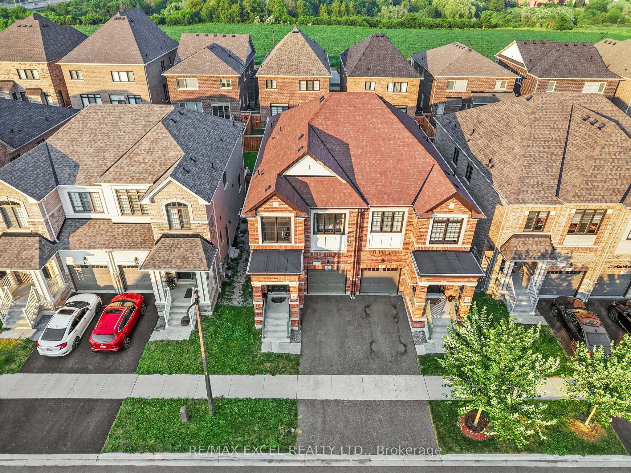 37 Macpherson Street, Whitby, ON L1P 0N5