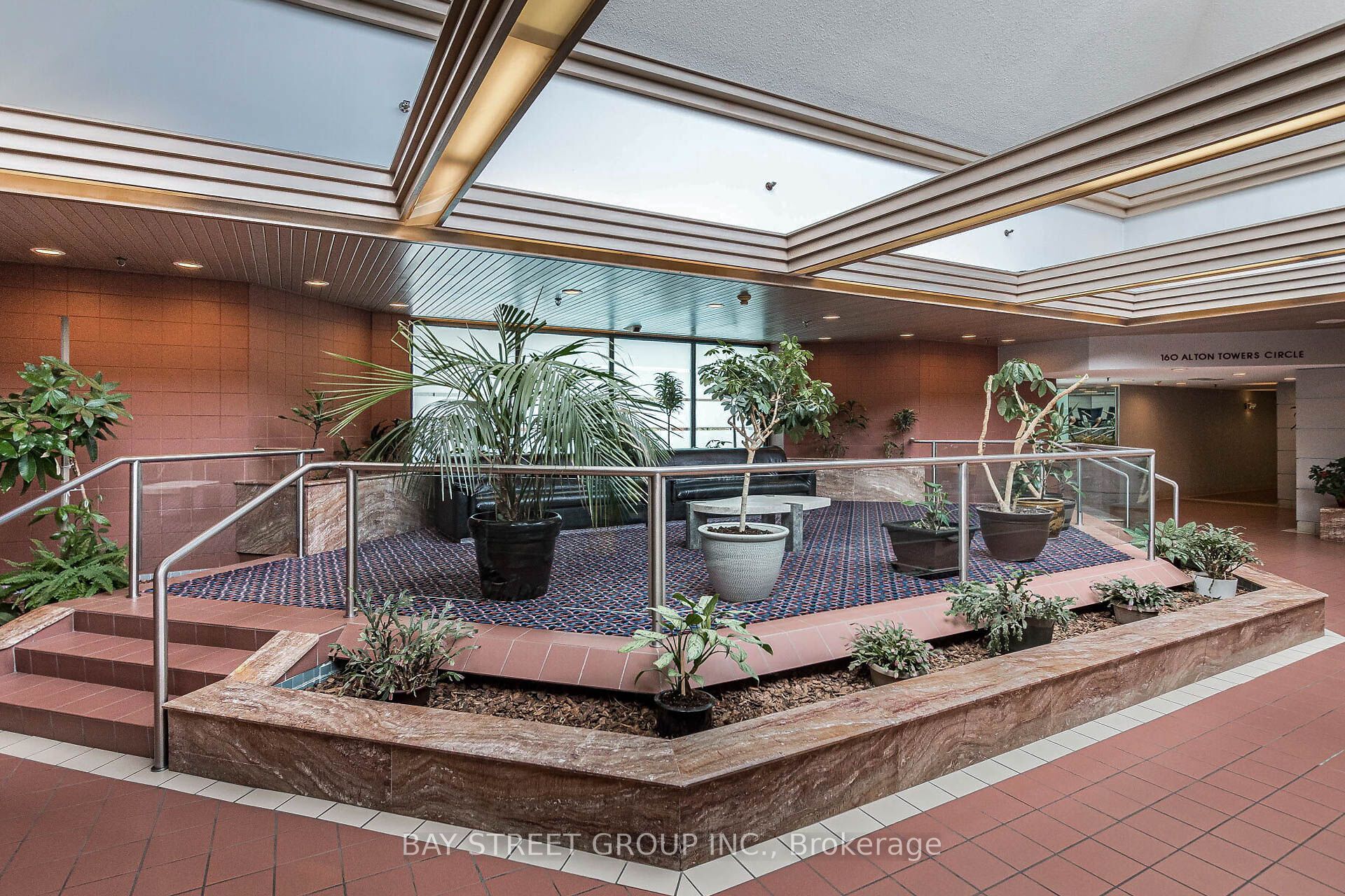 150 Alton Towers Circle 1001, Toronto, ON M1V 4X7 photo 3
