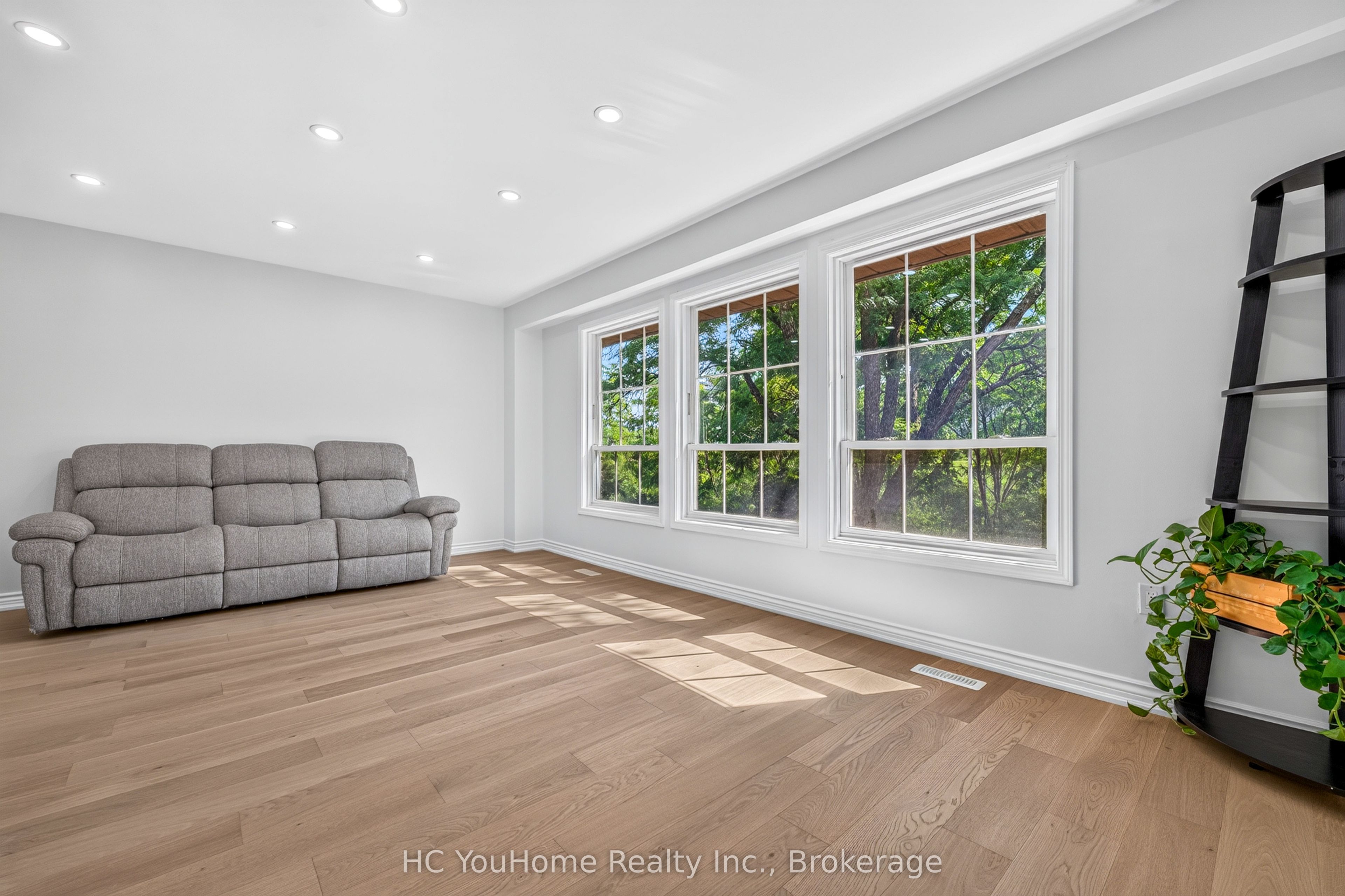 81 Brookmill Boulevard 32, Toronto, ON M1W 2L5