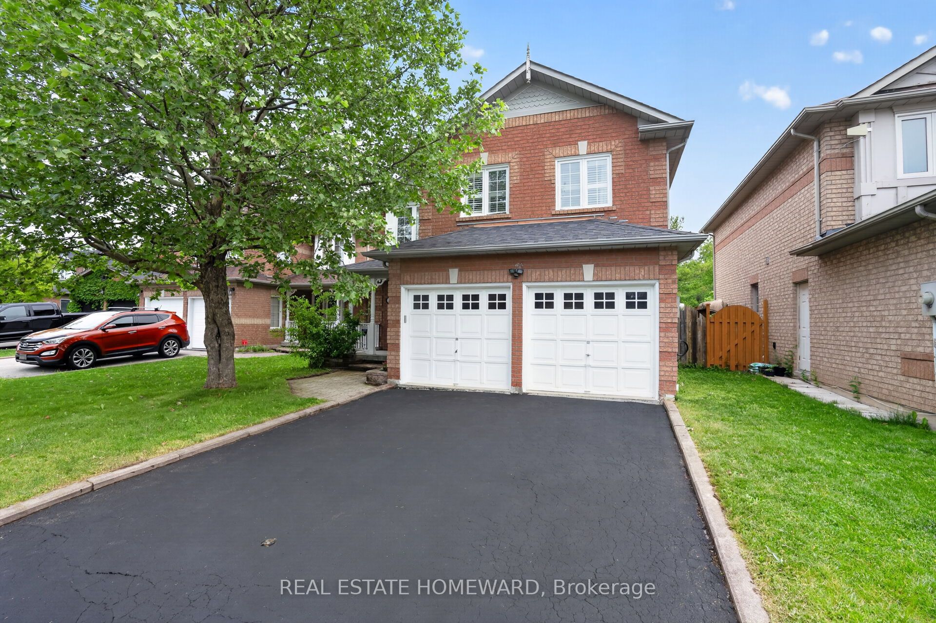 133 Tremount Street, Whitby, ON L1M 1G1 photo 2