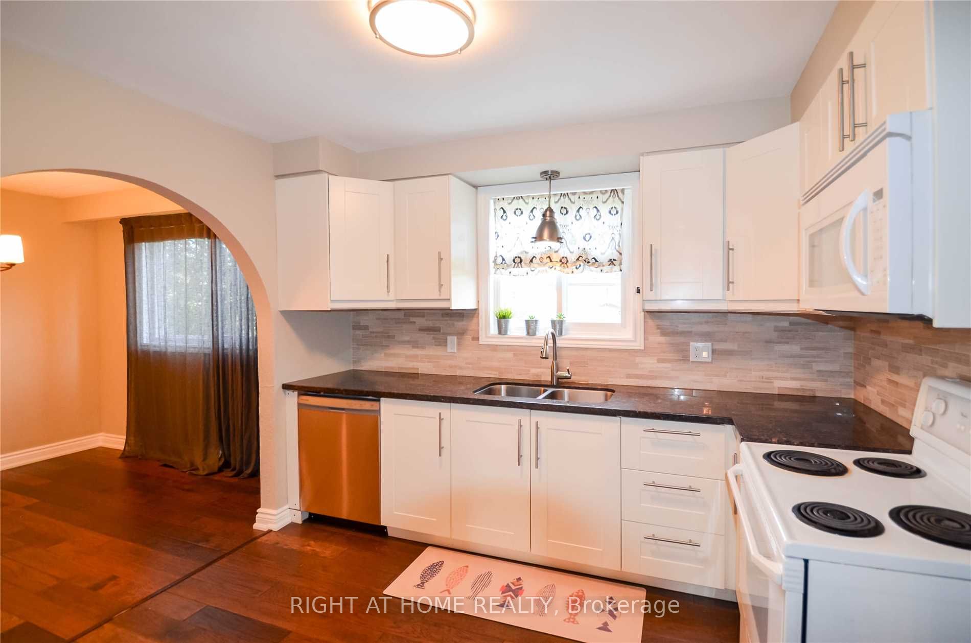 11 Kinnison Court, Ajax, ON L1S 1K5 photo 5