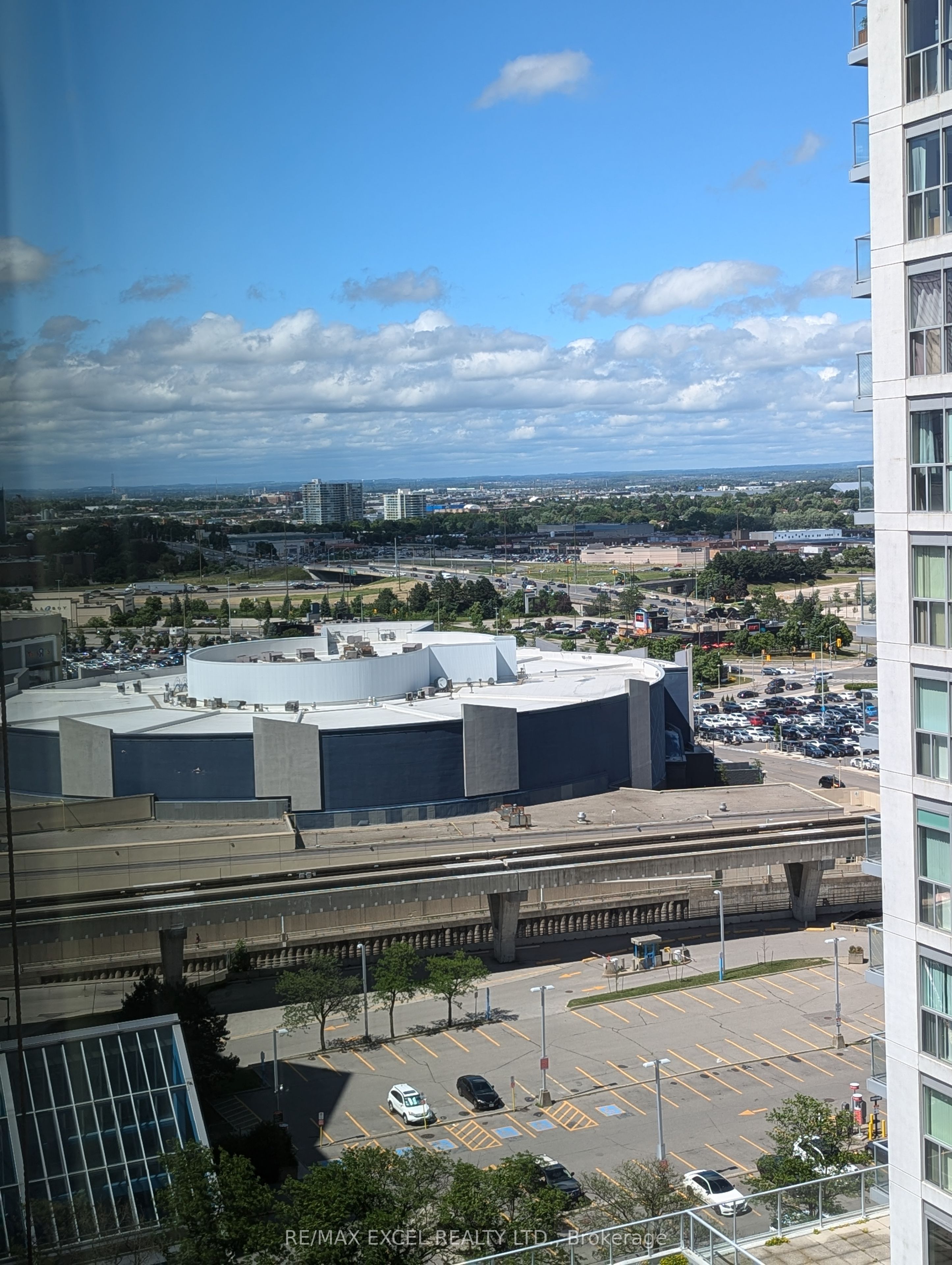 60 Town Centre Court 1605, Toronto, ON M1P 0B1 photo 2