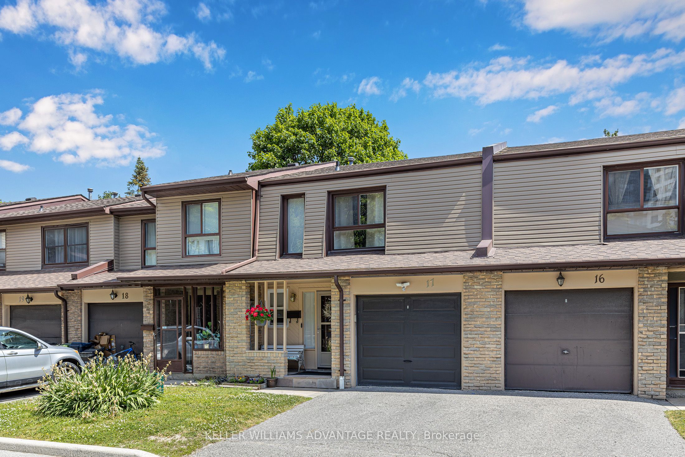 1051 Sandhurst Circle 17, Toronto, ON M1V 1T9 photo 2