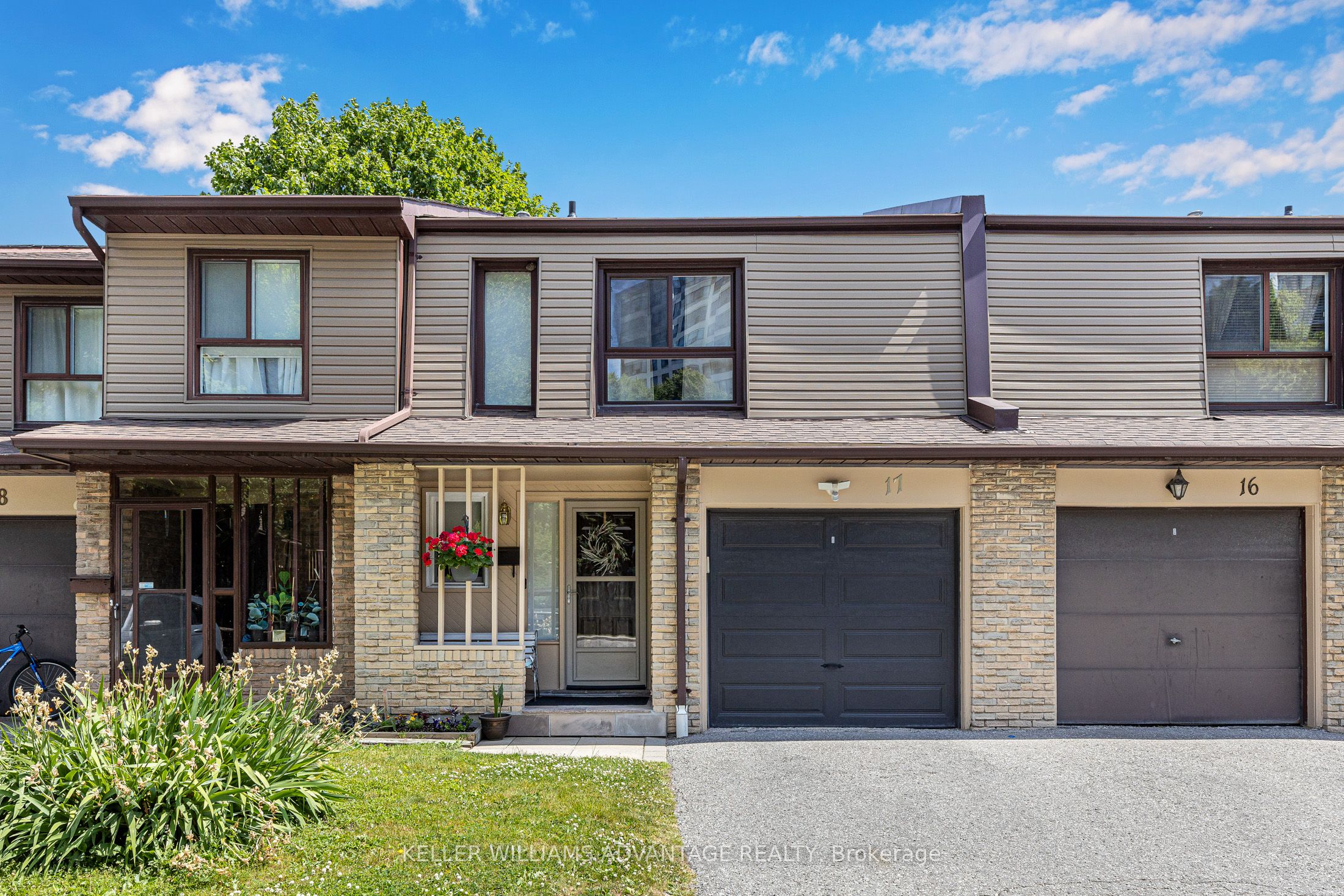 1051 Sandhurst Circle 17, Toronto, ON M1V 1T9 photo 3