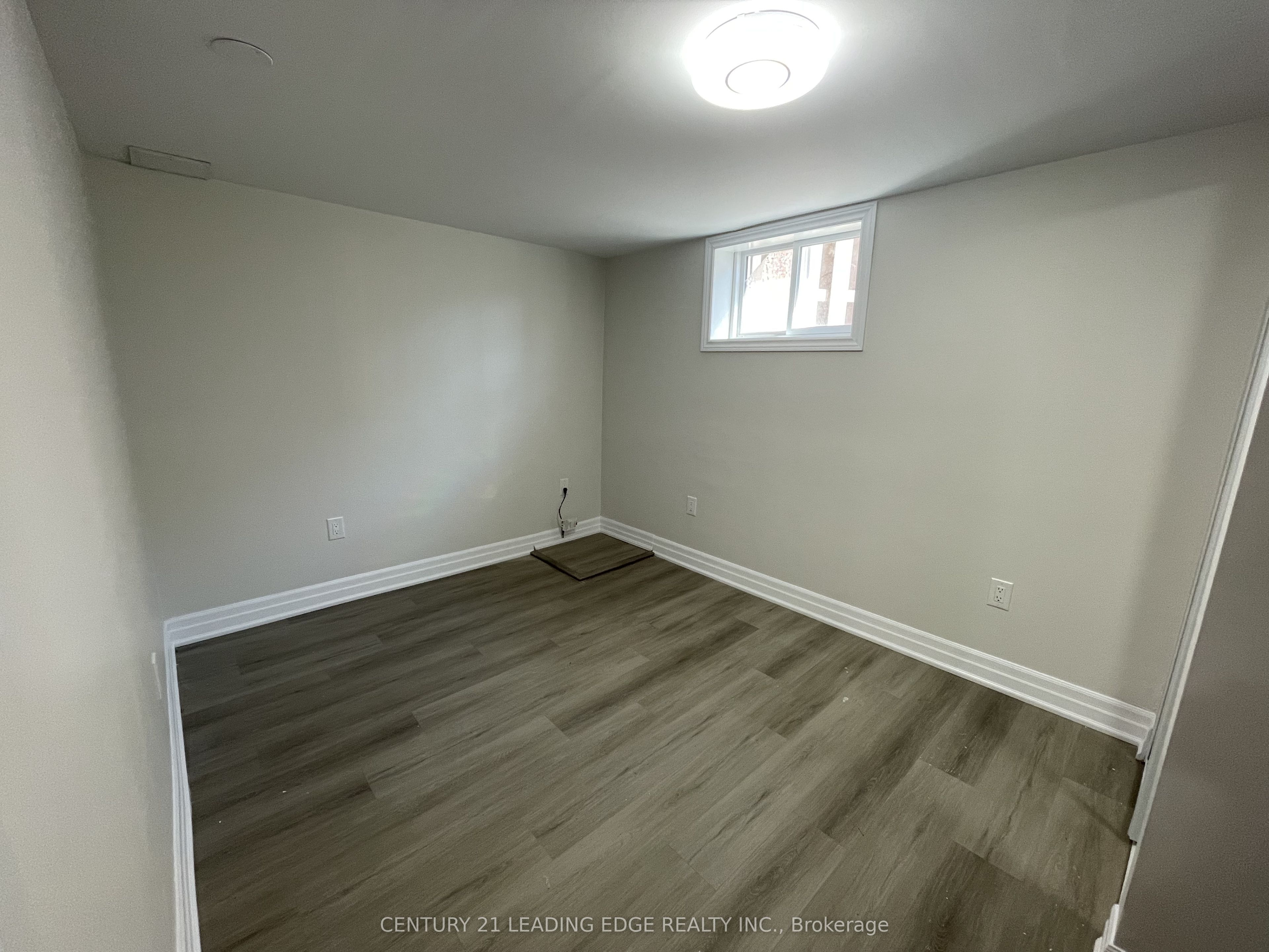 654 Annapolis Avenue Bsmt, Oshawa, ON L1J 2Z2 photo 2