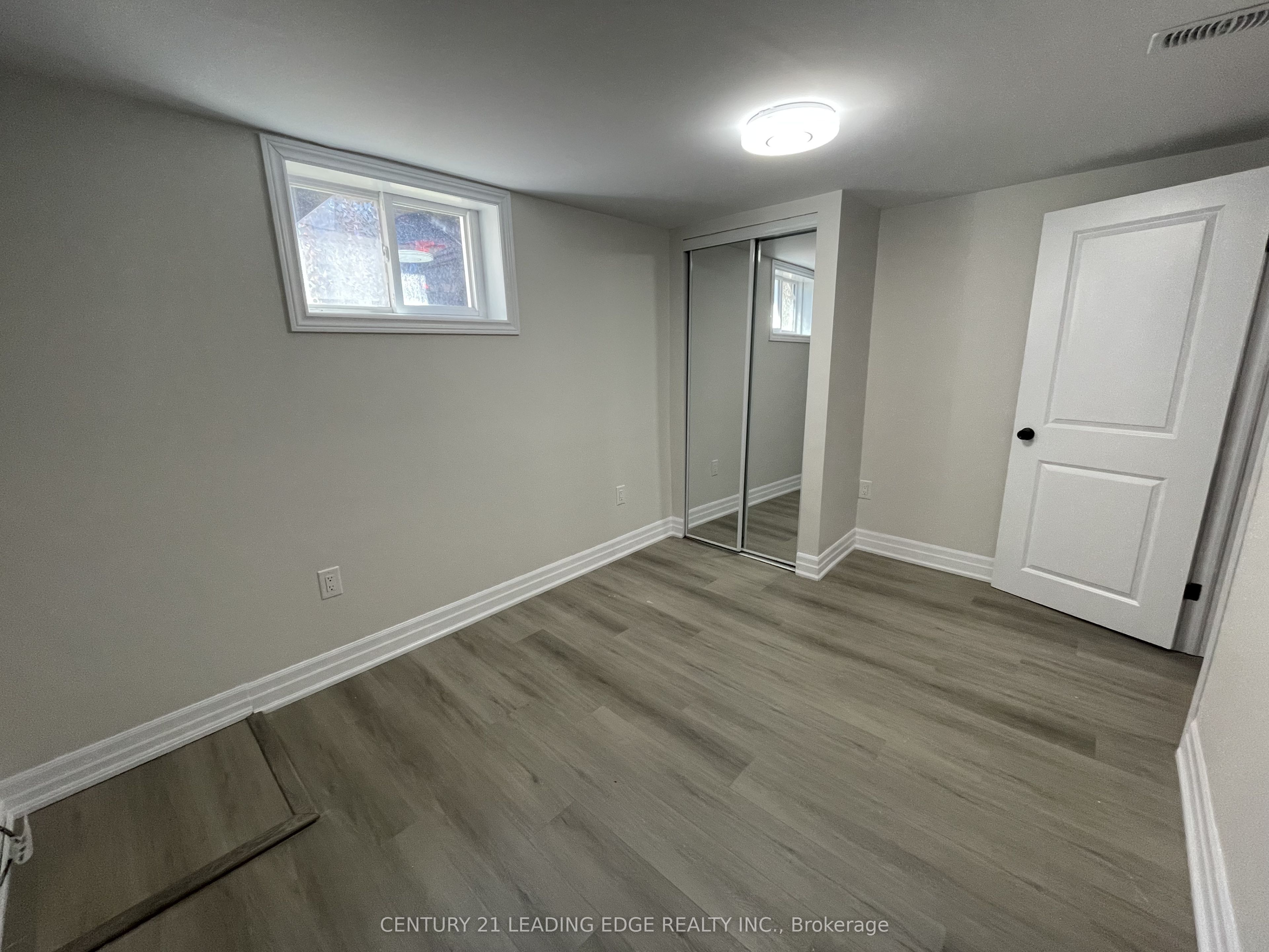 654 Annapolis Avenue Bsmt, Oshawa, ON L1J 2Z2 photo 3