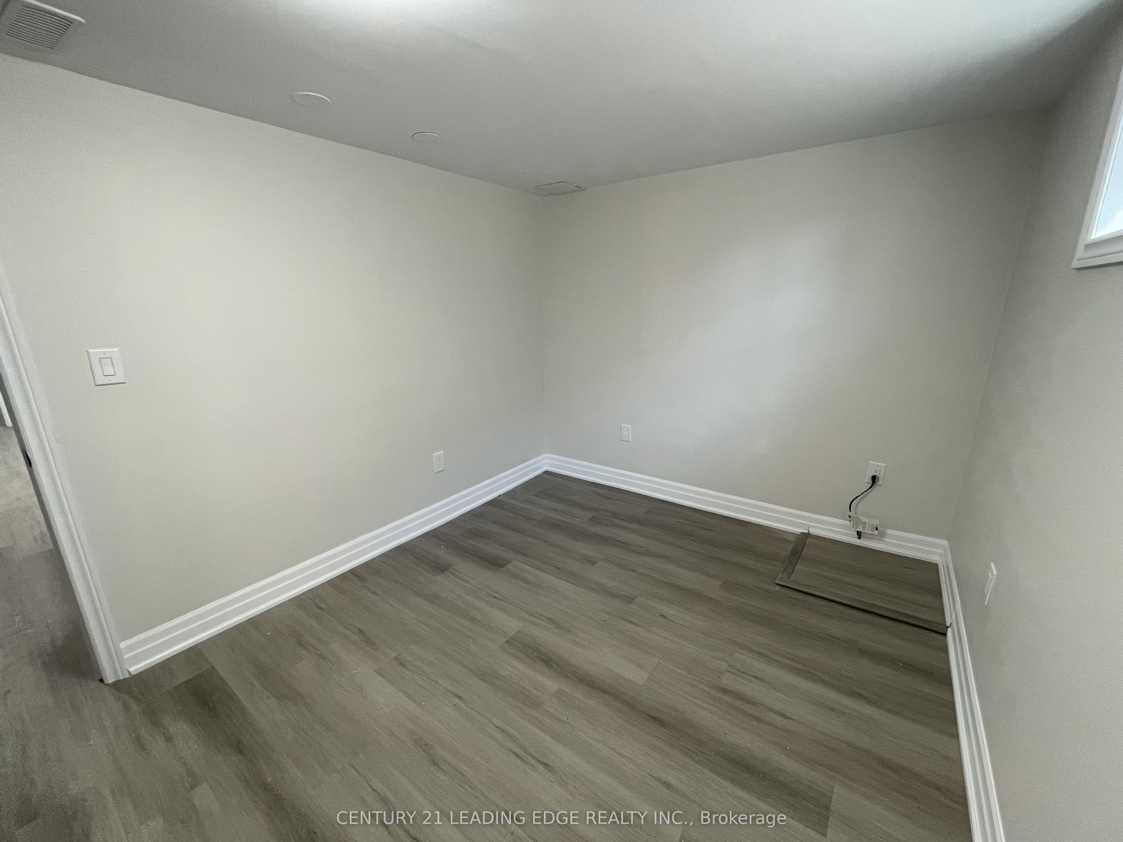 654 Annapolis Avenue Bsmt, Oshawa, ON L1J 2Z2 photo 5