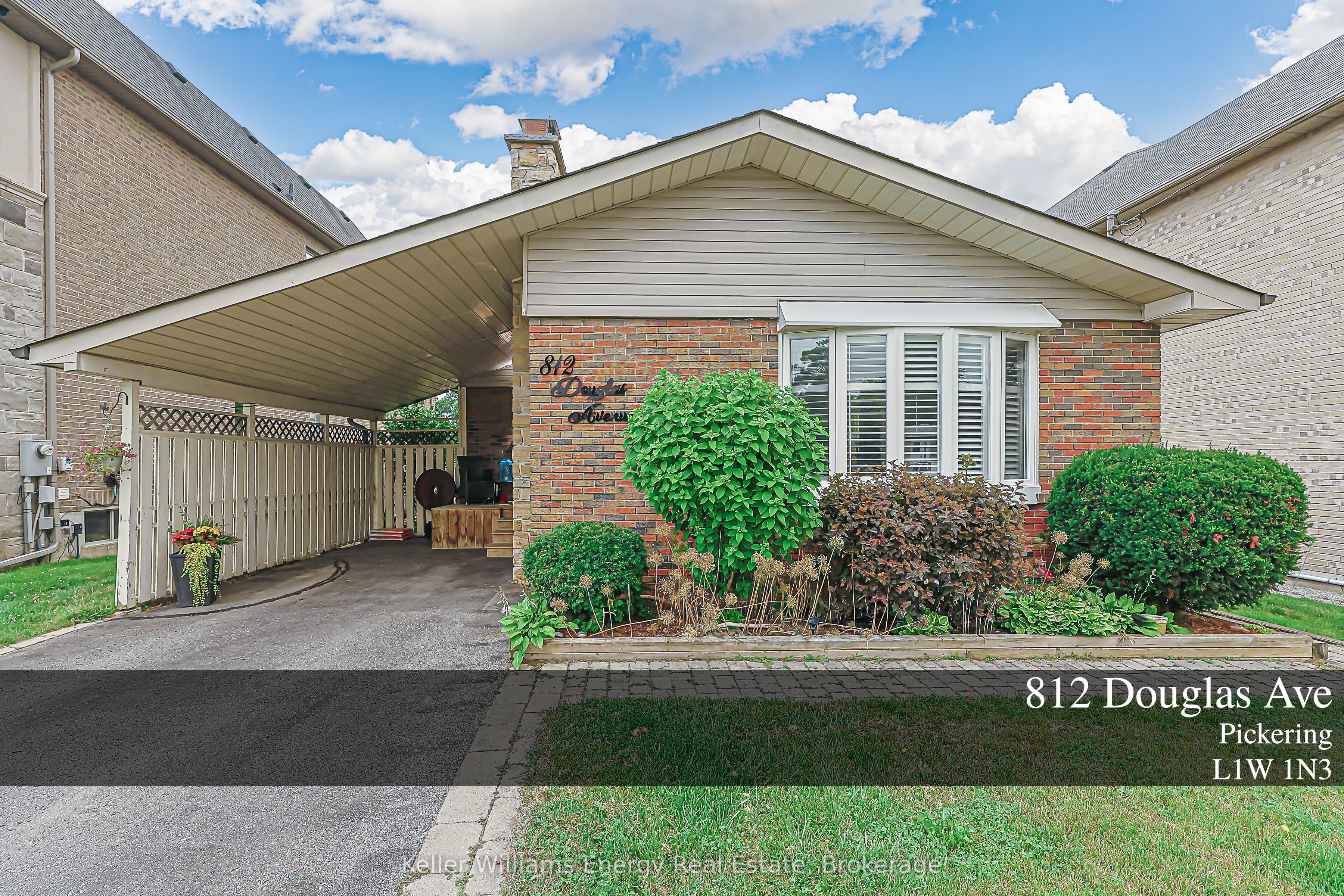 812 Douglas Avenue, Pickering, ON L1W 1N3 photo 3