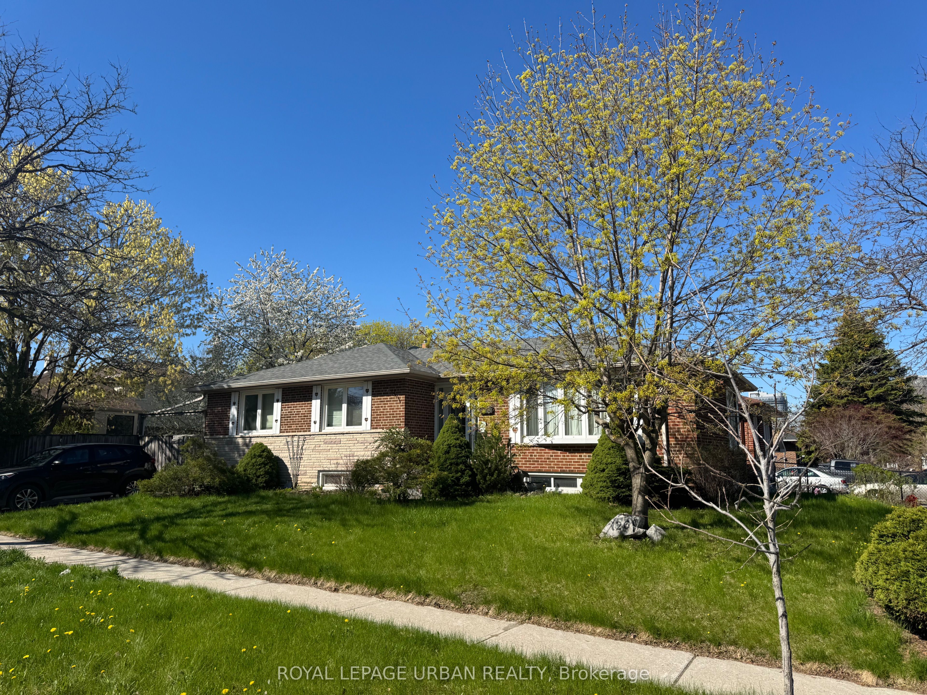 126 Marilake Drive, Toronto, ON M1S 1V9 photo 2