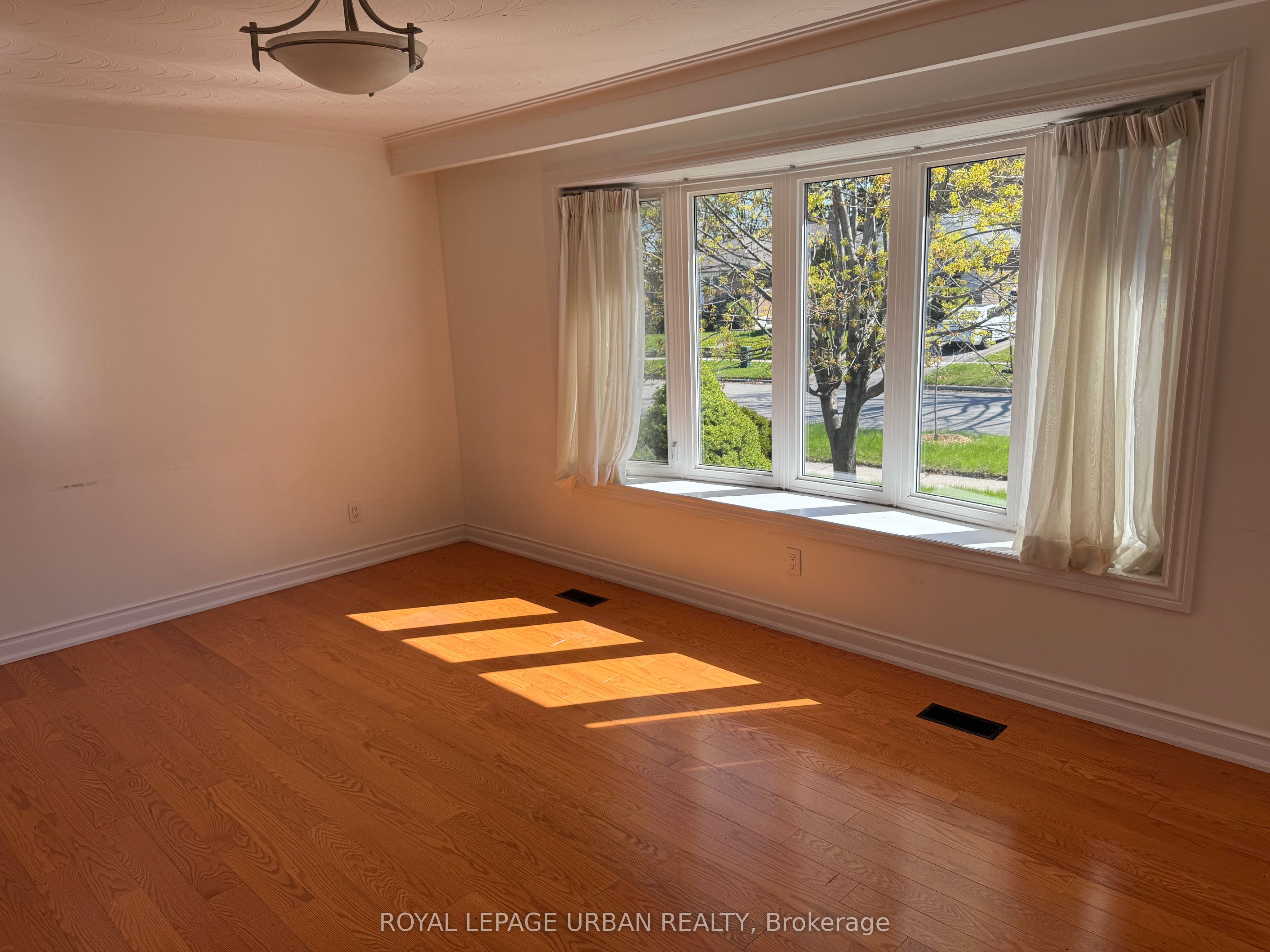 126 Marilake Drive, Toronto, ON M1S 1V9 photo 3