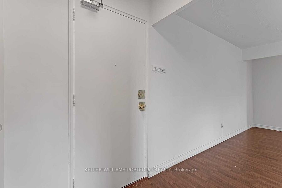 921 Midland Avenue 704, Toronto, ON M1K 4G2 photo 4