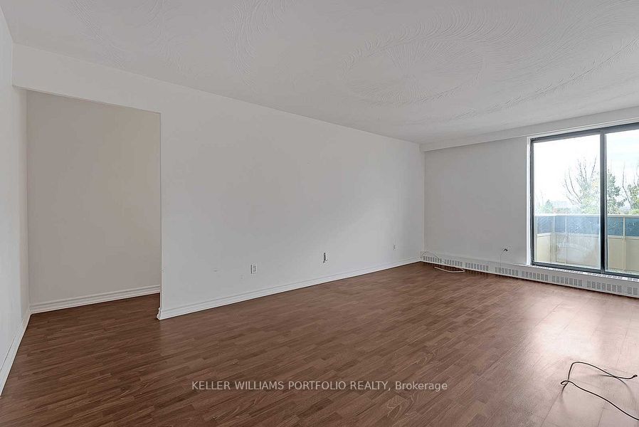 921 Midland Avenue 704, Toronto, ON M1K 4G2 photo 5
